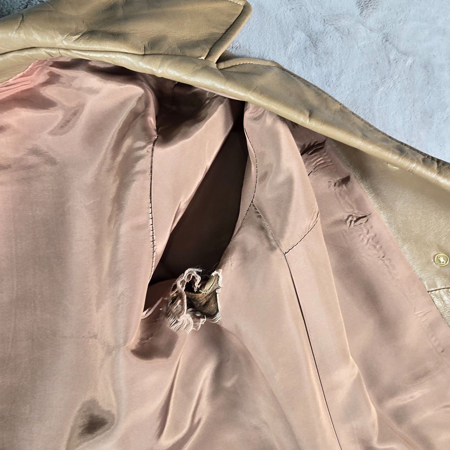 Vintage 1970s Unbranded Double-Breasted Olive Taupe Leather Coat (XL) *Fair