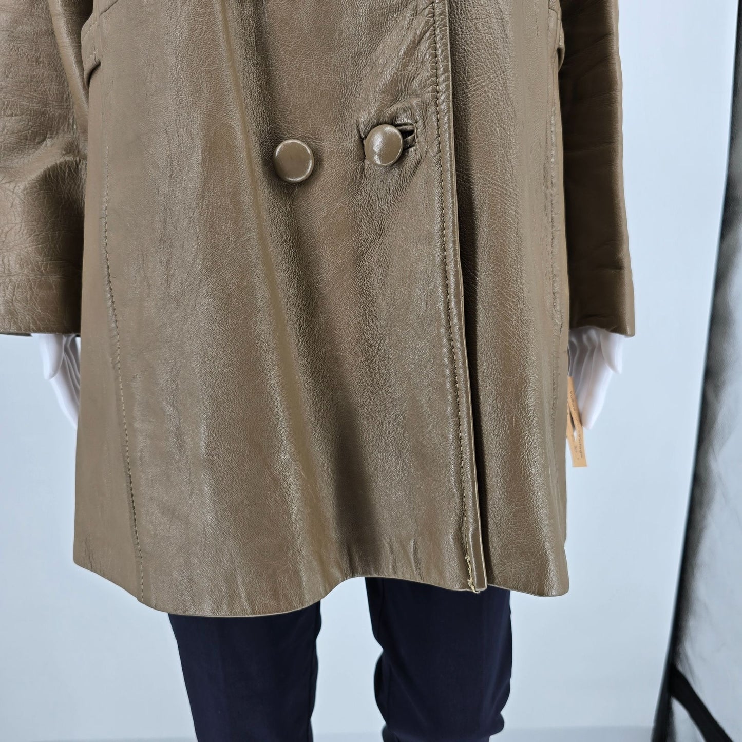 Vintage 1970s Unbranded Double-Breasted Olive Taupe Leather Coat (XL) *Fair