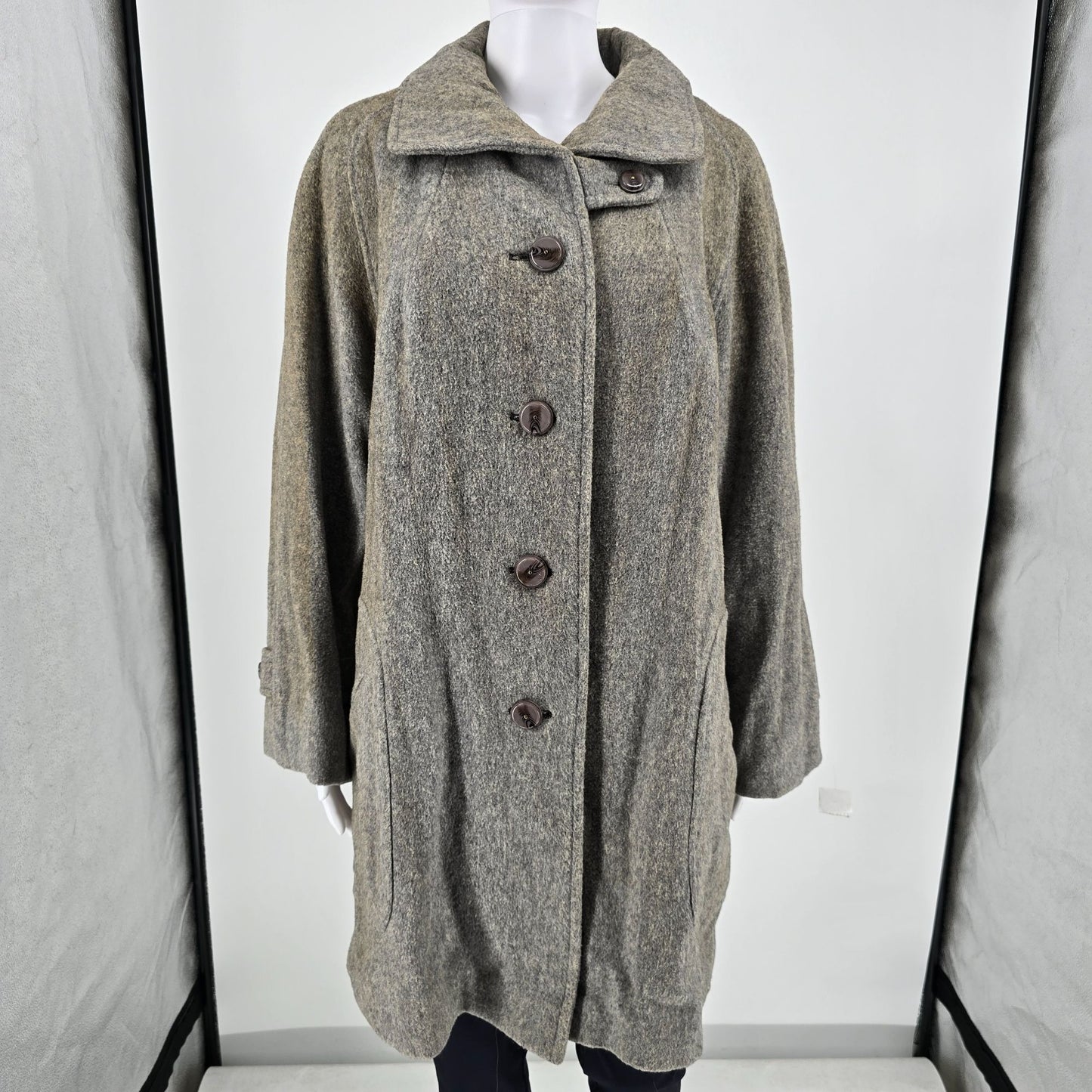 Distressed Vintage 1960s Lady Penguin Fashions Heather Gray Wool Car Coat (L)