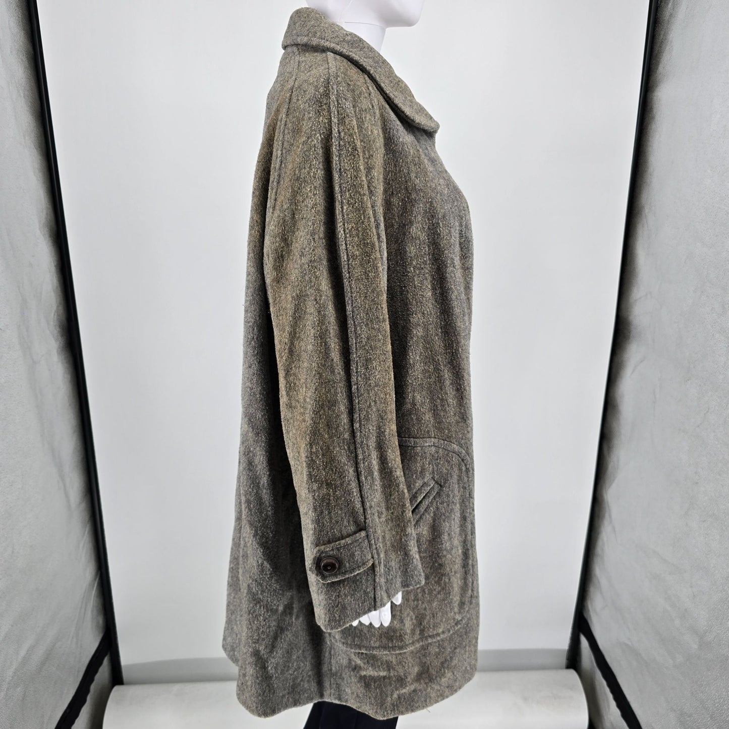 Distressed Vintage 1960s Lady Penguin Fashions Heather Gray Wool Car Coat (L)