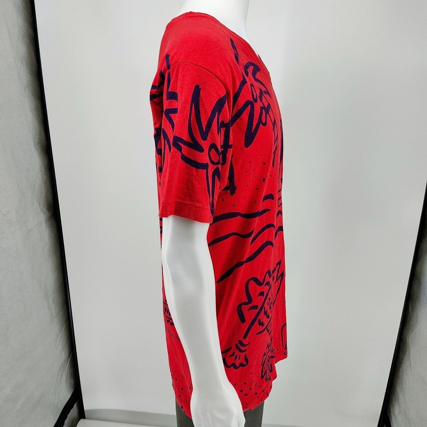 Vintage 1990 Sgt. Leisure All Over Print Red Graphic V-Neck T-Shirt (L)