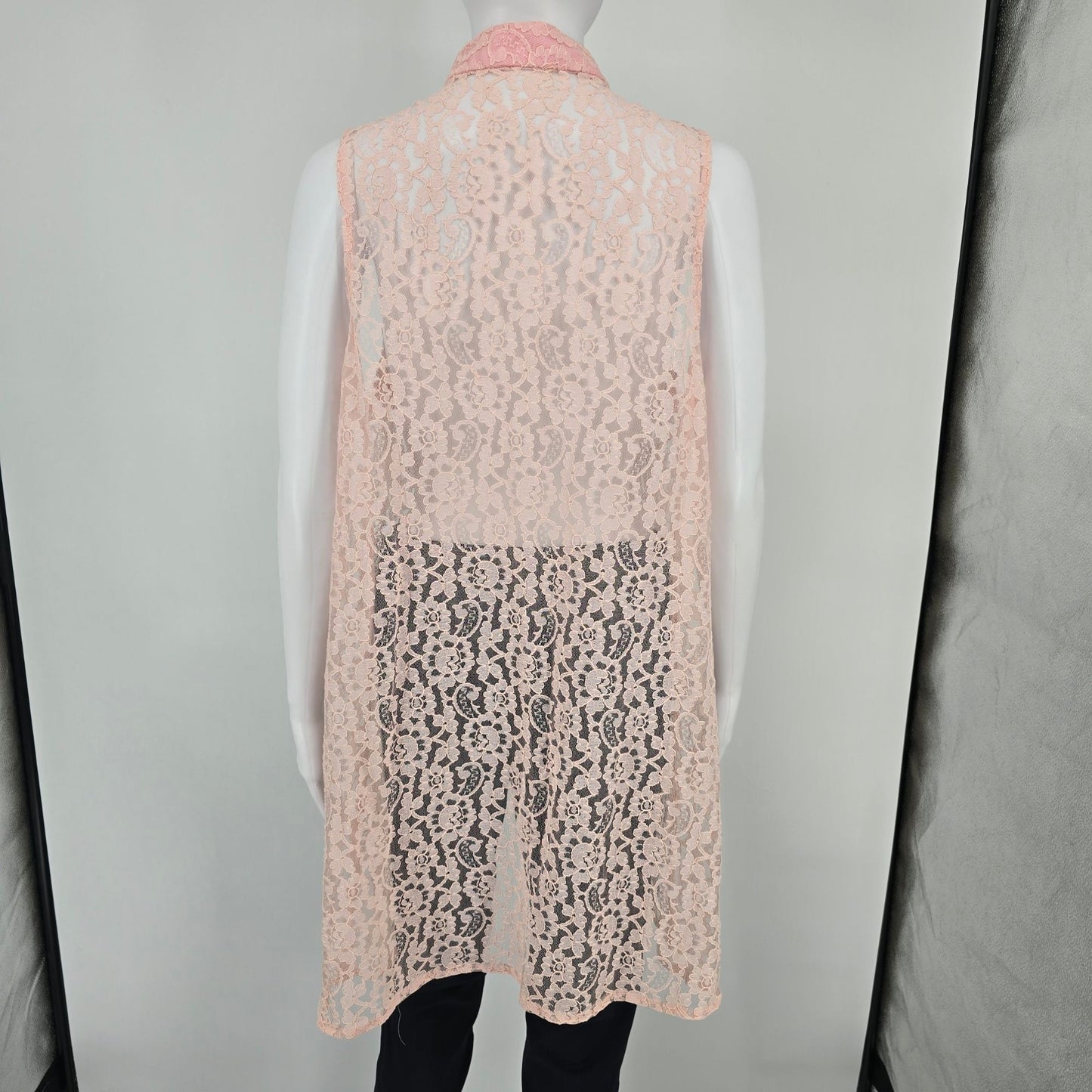 Vintage 1980s Women's Blush Pink Floral Lace Open Front Coquette Duster (M)
