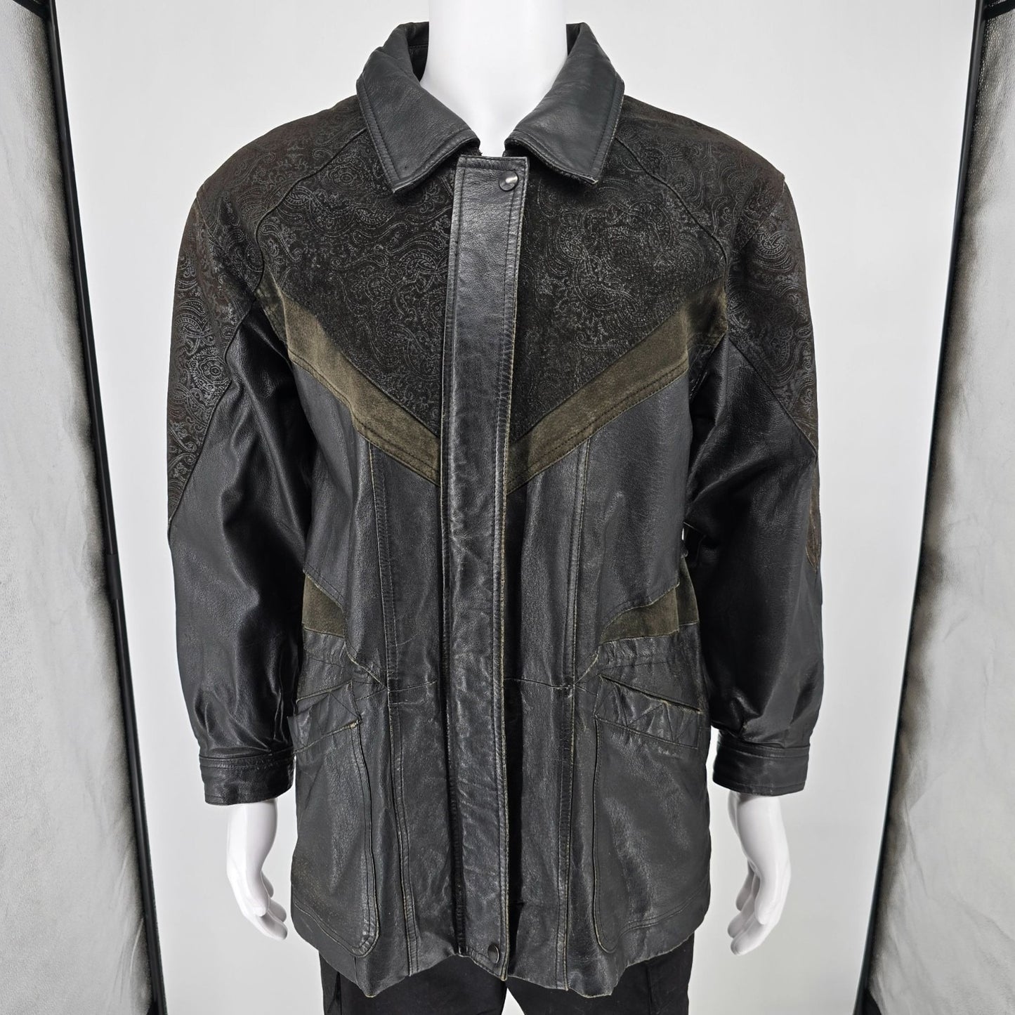 Vintage 1990s Authentic International Outerwear Embossed Leather Jacket (S)