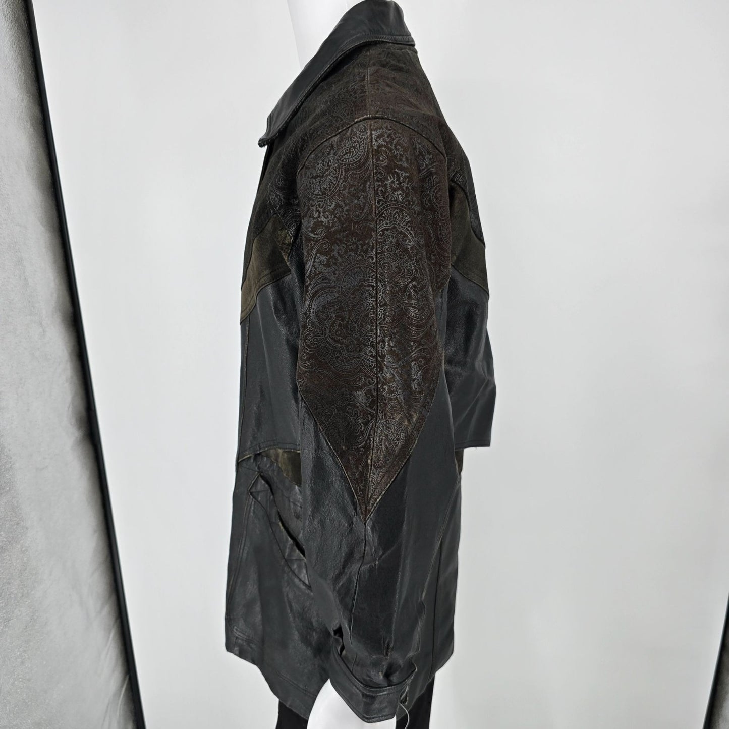 Vintage 1990s Authentic International Outerwear Embossed Leather Jacket (S)