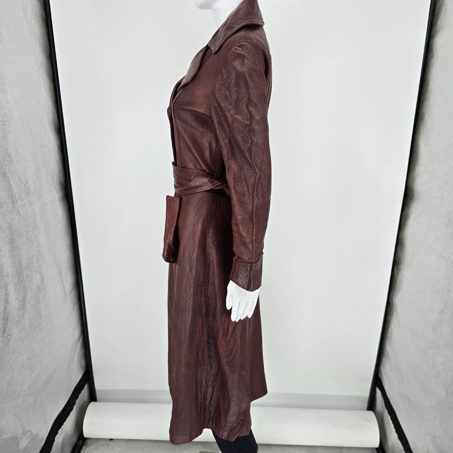 Vintage 1970s Unbranded Women's Burgundy Leather Belted Trench Coat (XS)