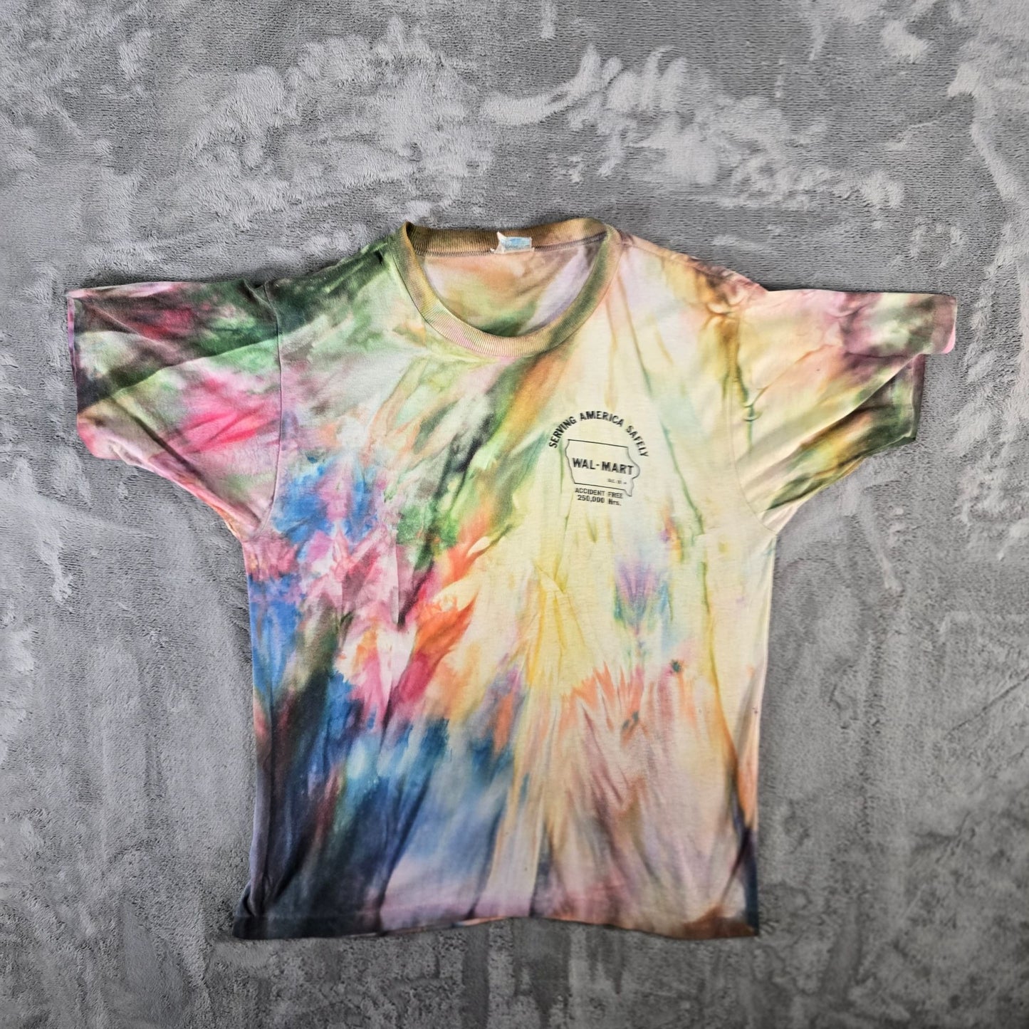 Vintage 1980s Walmart Distribution Center Mount Pleasant, IA Tie-Dye T-Shirt (M)