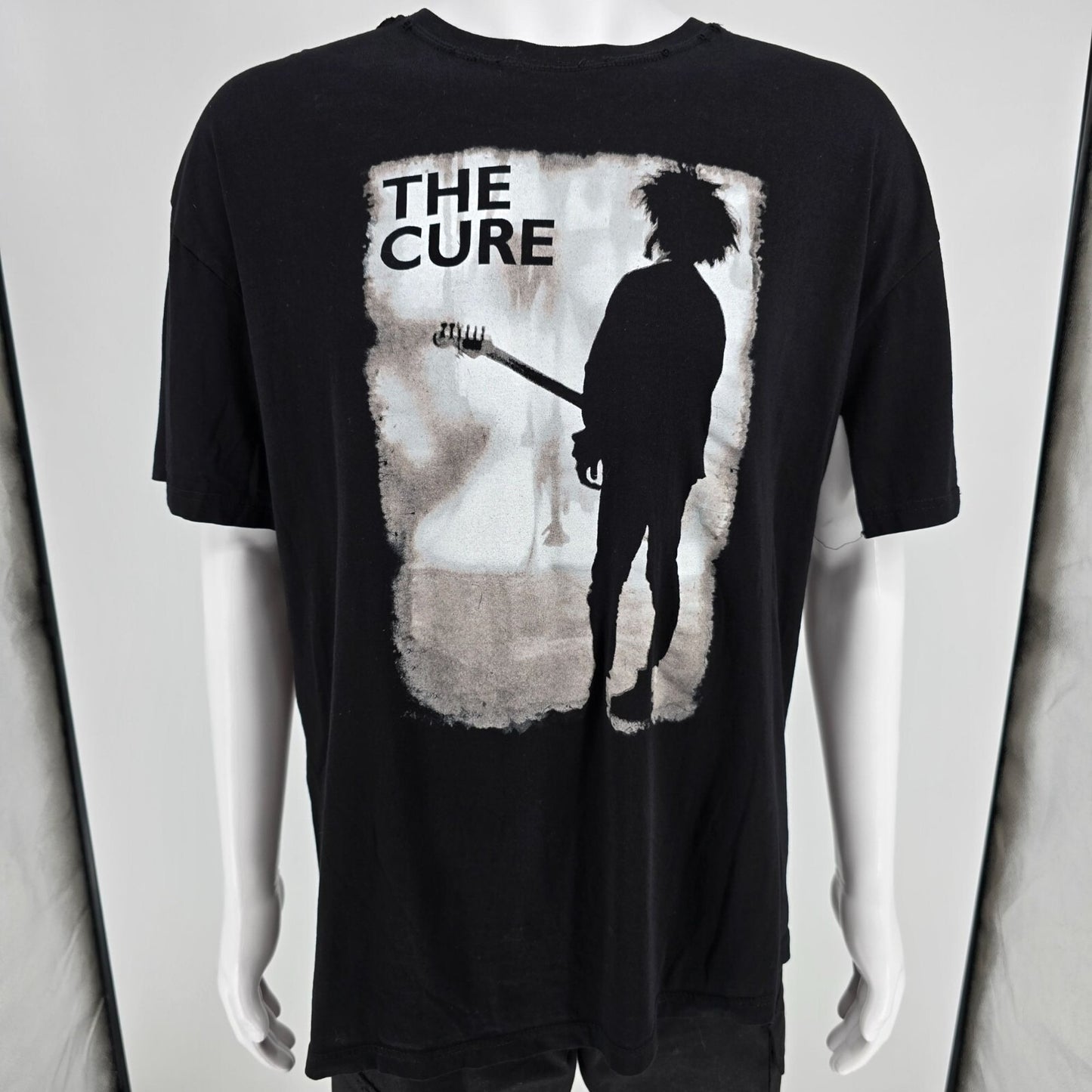 Distressed 2023 The Cure "Boys Don't Cry" Robert Smith Silhouette T-Shirt (XXL)