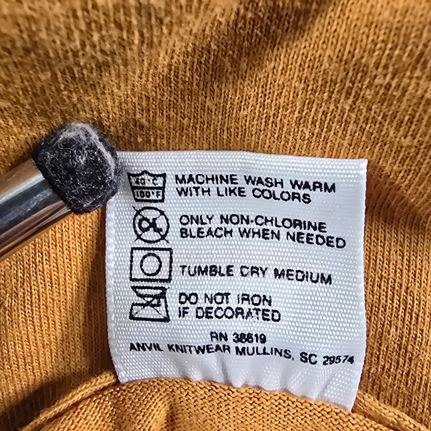 Vintage 1990s Anvil Mustard Yellow Chicago Paisley "C" Souvenir T-Shirt (L/XL)