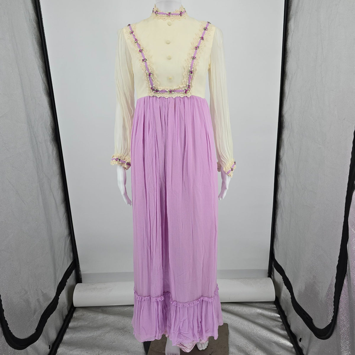 Vintage 1970s Lilac/Cream Prairie-Style Floral Lace Maxi Dress (XS) *Flaws