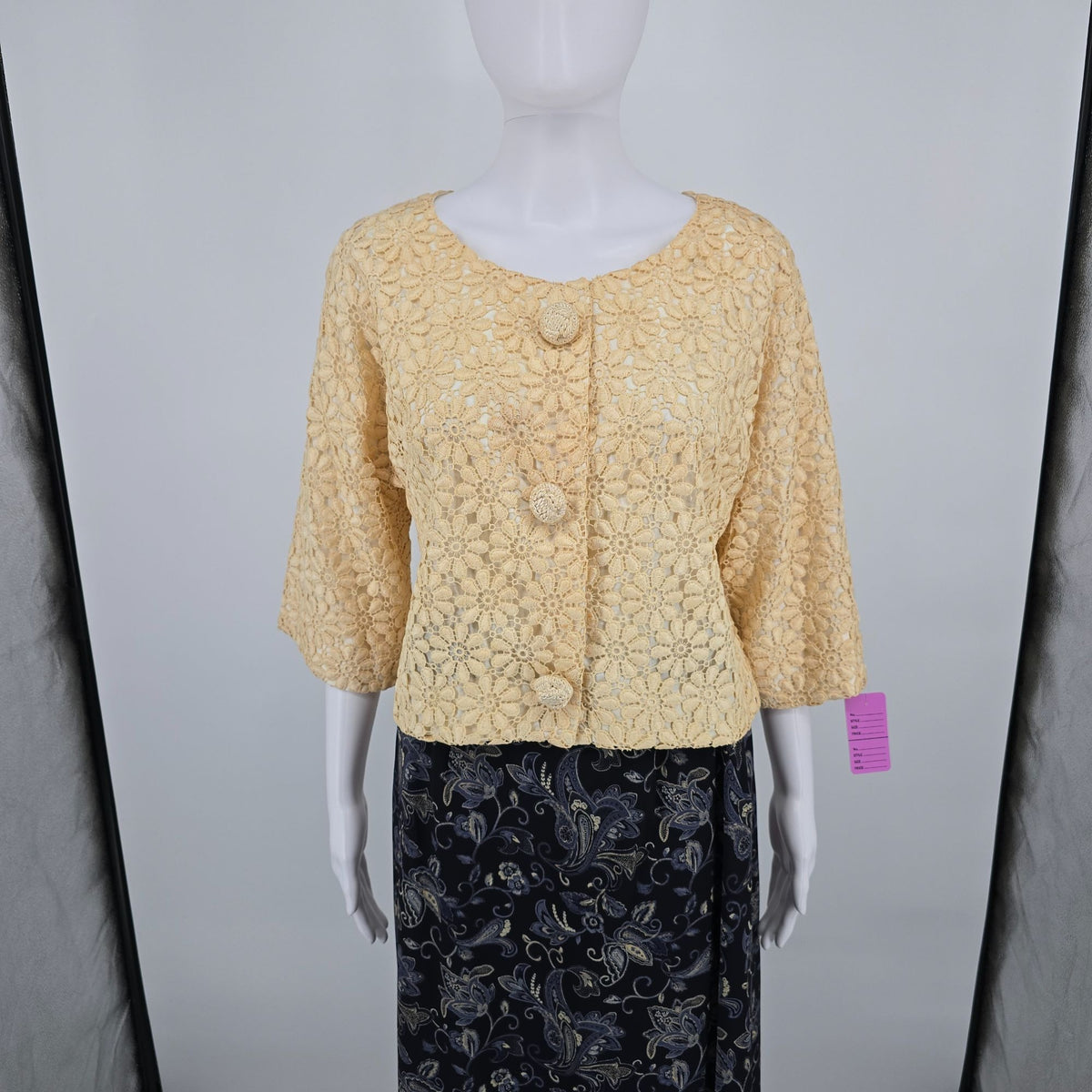 Vintage 1960s Anne Klein Junior Sophisticates Cropped Guipure Lace Jacket (M)