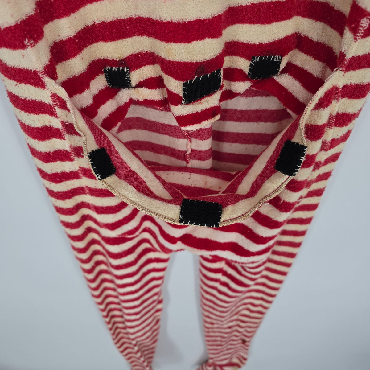 Vintage 1970s Gaymode JCPenney Women's Red Striped One-Piece Footed Pajamas (S)