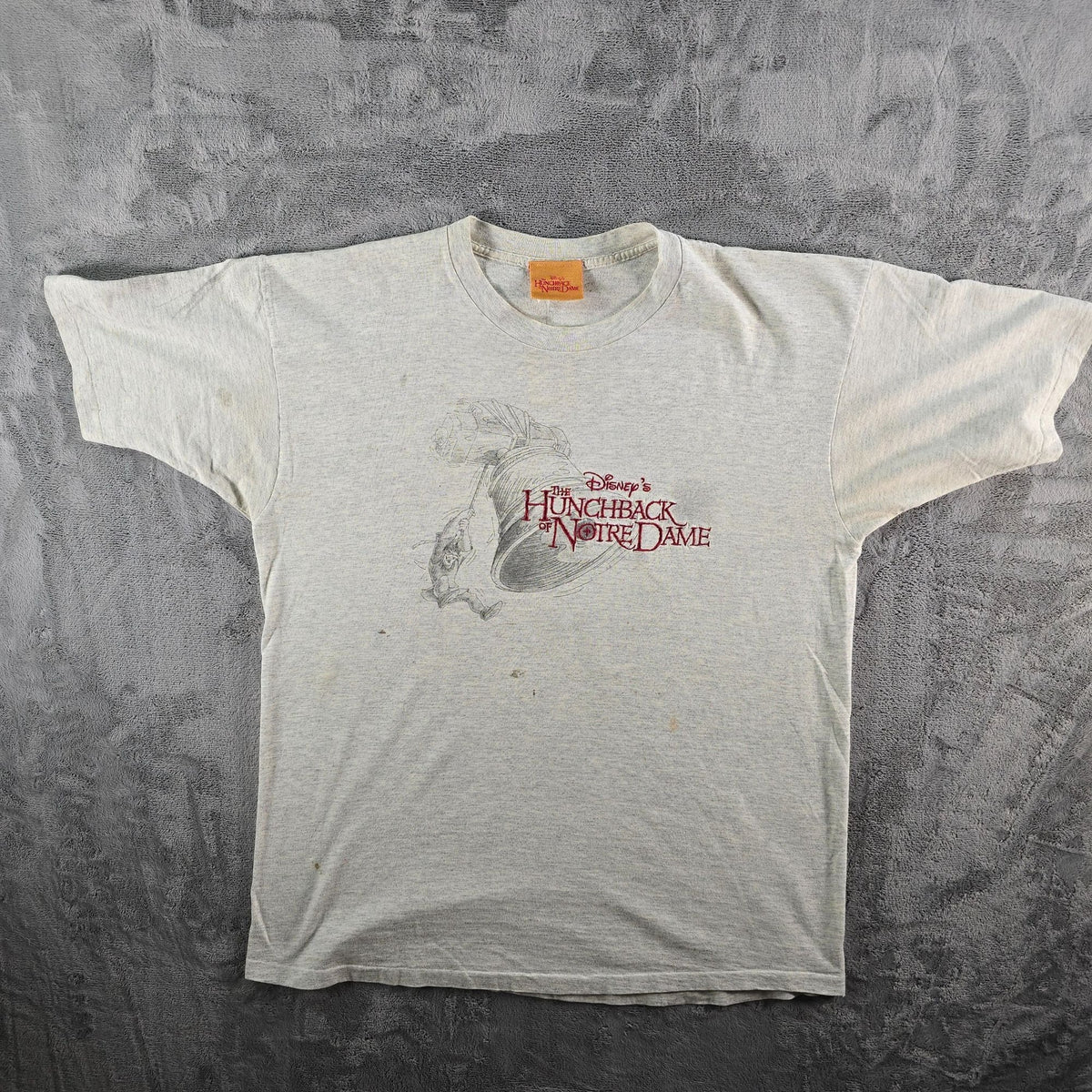 Vintage 1990s Disney's The Hunchback of Notre Dame Embroidered T-Shirt (XL)