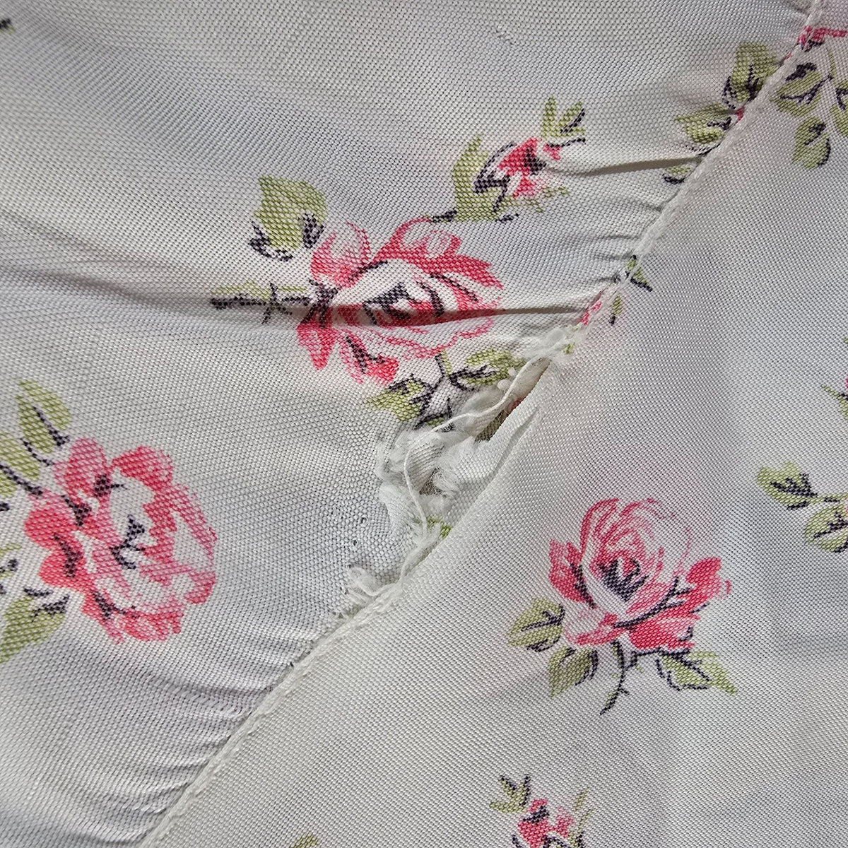 Vintage 1930s Floral Rosebud Print Bias Cut Floor Length Nightgown (M) *Flaws