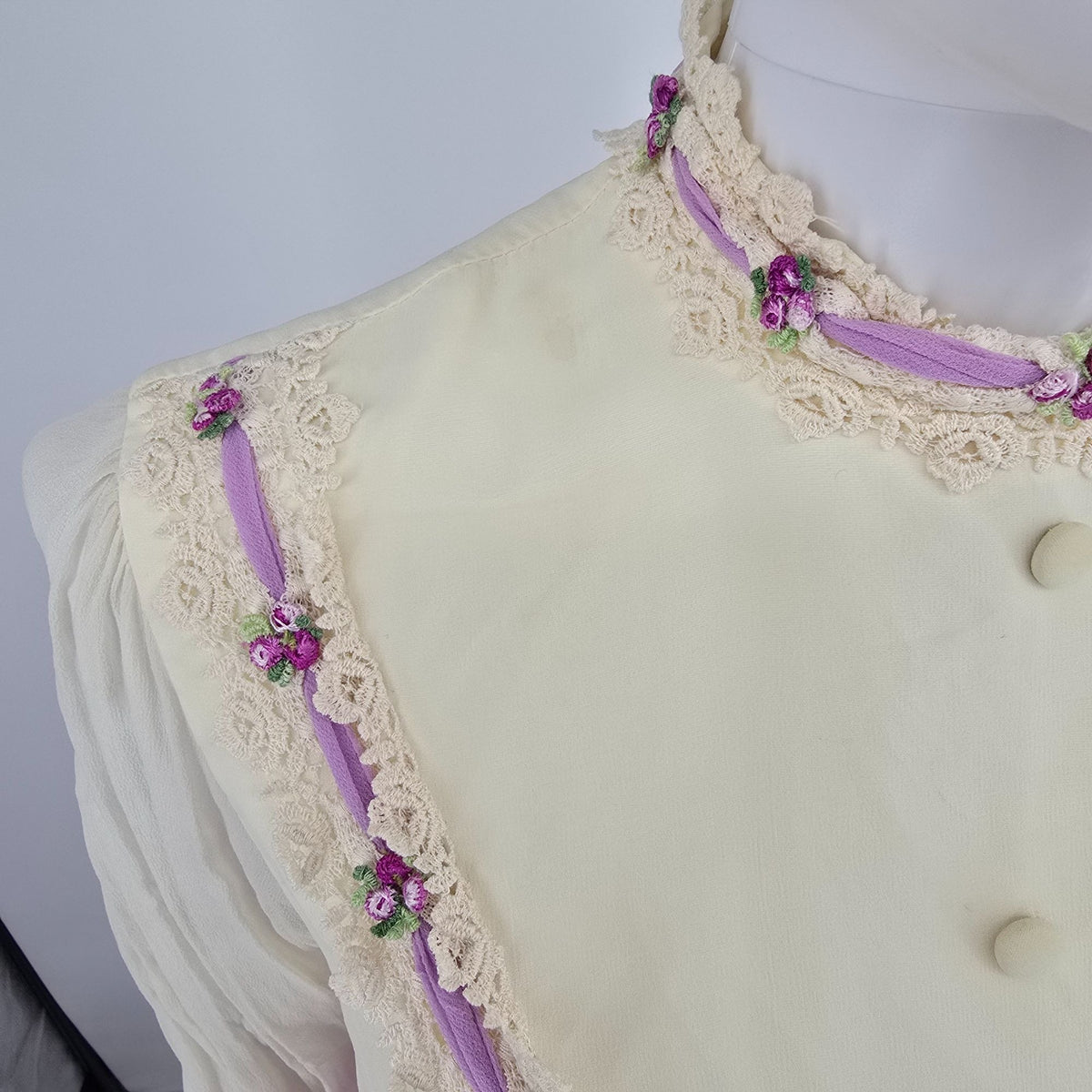 Vintage 1970s Lilac/Cream Prairie-Style Floral Lace Maxi Dress (XS) *Flaws