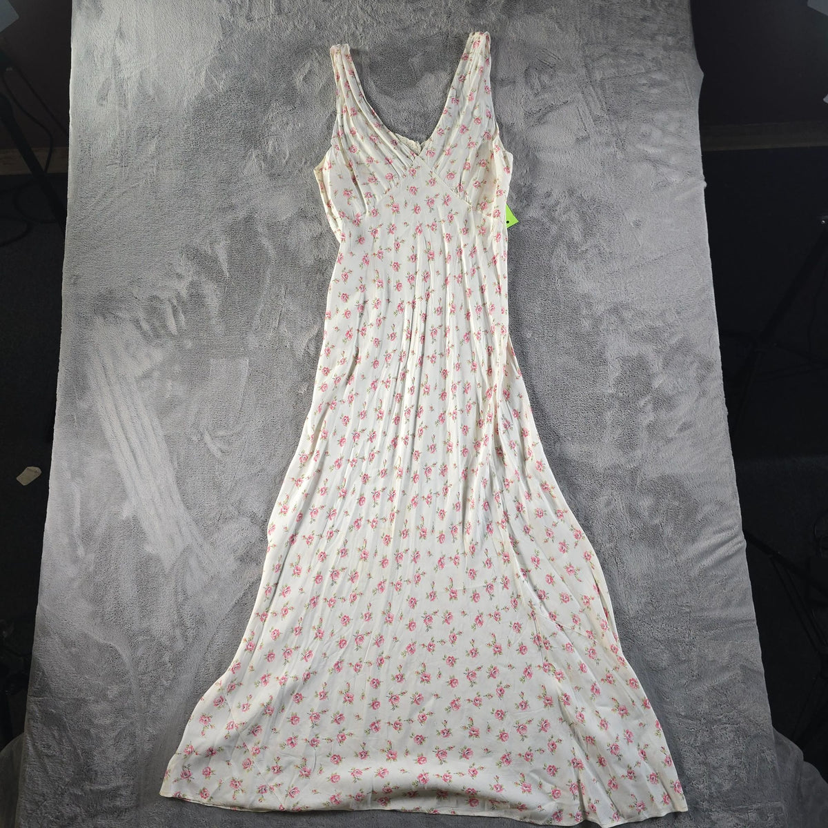 Vintage 1930s Floral Rosebud Print Bias Cut Floor Length Nightgown (M) *Flaws