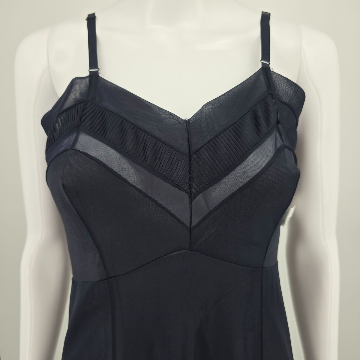Vintage 1960s Navy Blue Nylon/Acetate Tricot Chevron Bodice Full Slip (S)