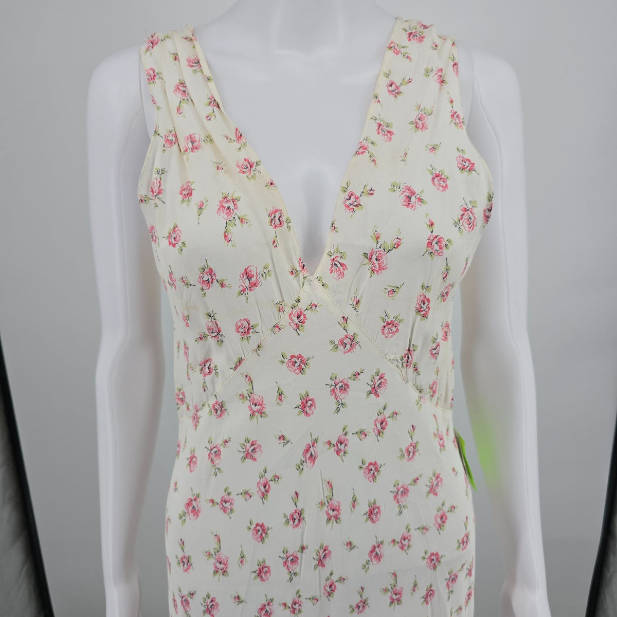 Vintage 1930s Floral Rosebud Print Bias Cut Floor Length Nightgown (M) *Flaws