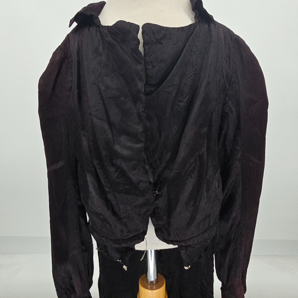 Antique 1880s Victorian Black Silk Coat Basque Bodice (Girls Small) *Fair