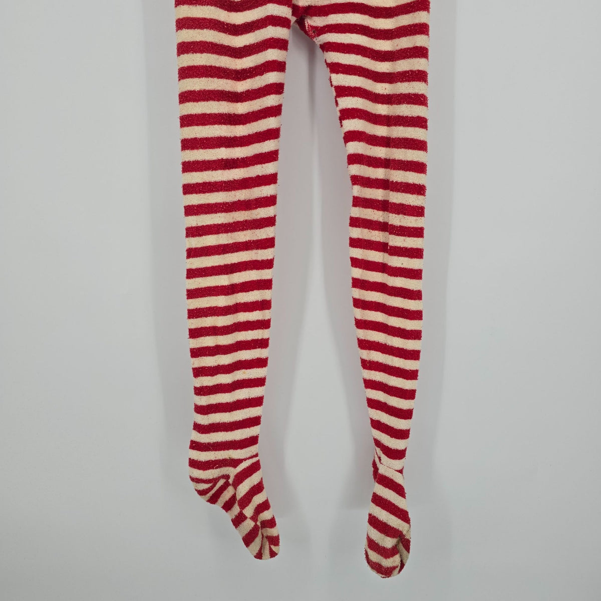 Vintage 1970s Gaymode JCPenney Women's Red Striped One-Piece Footed Pajamas (S)