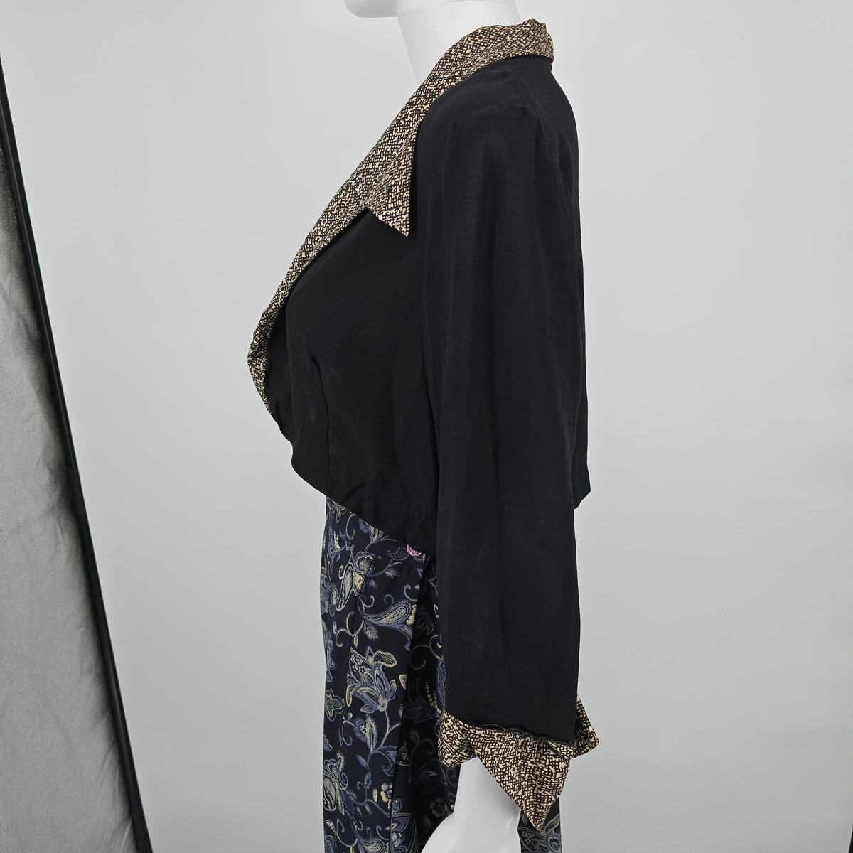 Vintage 1980s Black Abstract Contrast Trim Open Front Cropped Bolero Jacket (M)