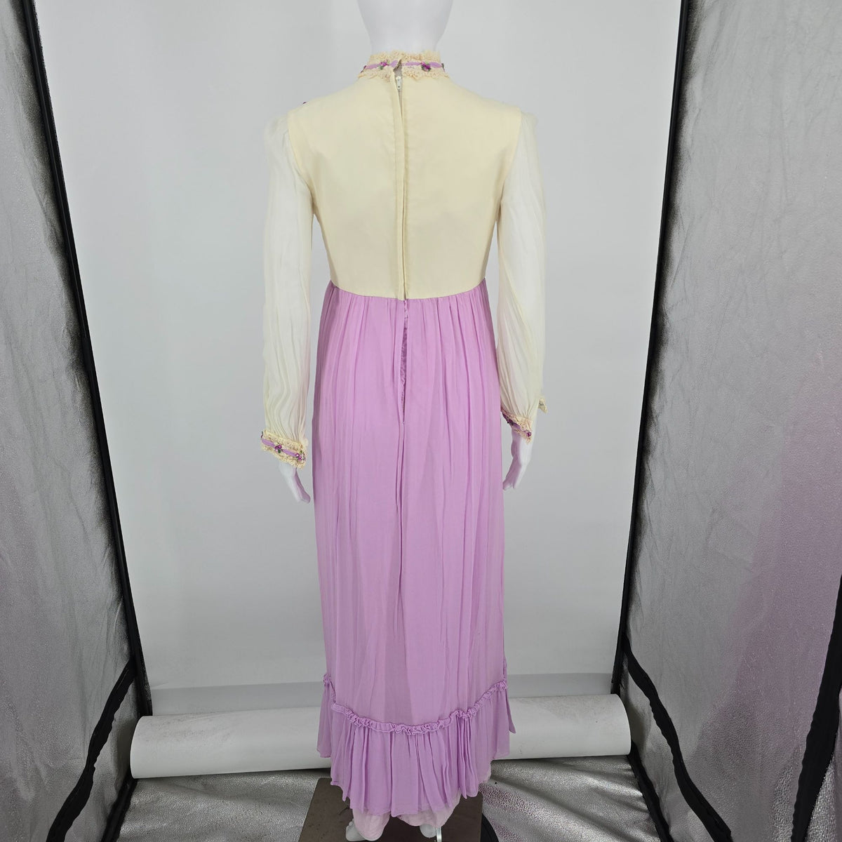 Vintage 1970s Lilac/Cream Prairie-Style Floral Lace Maxi Dress (XS) *Flaws