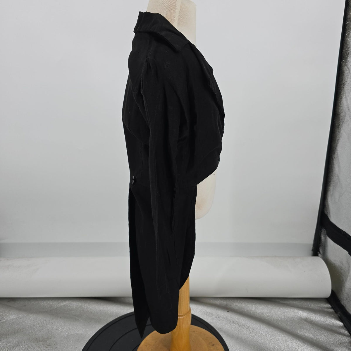 Vintage 1980s Black Victorian-Style Tailcoat Stage Costume (Girls Small)