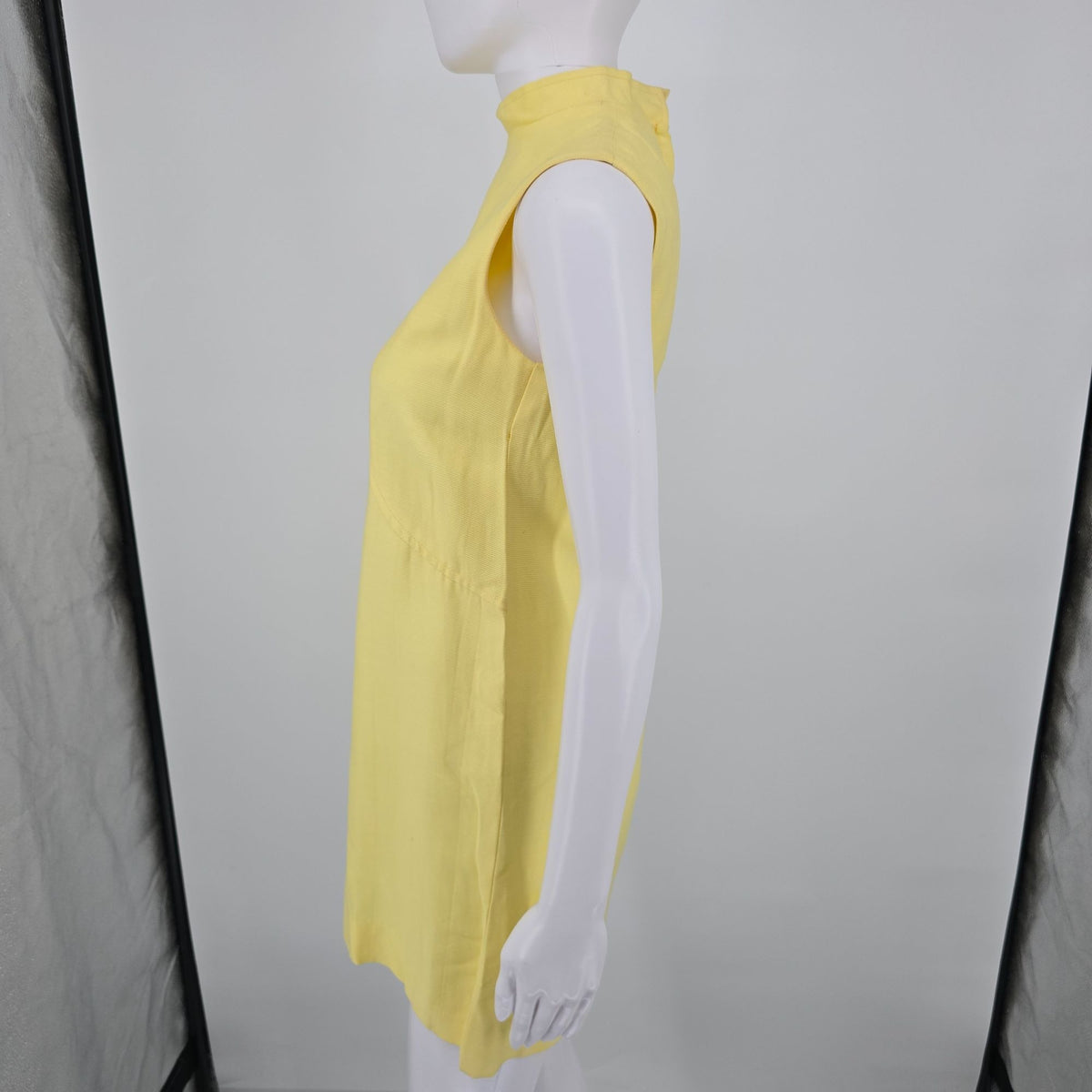 Vintage 1960s Bill Beaton For Borgenicht Bros. Yellow Sleeveless Mod Mini Dress (XS)