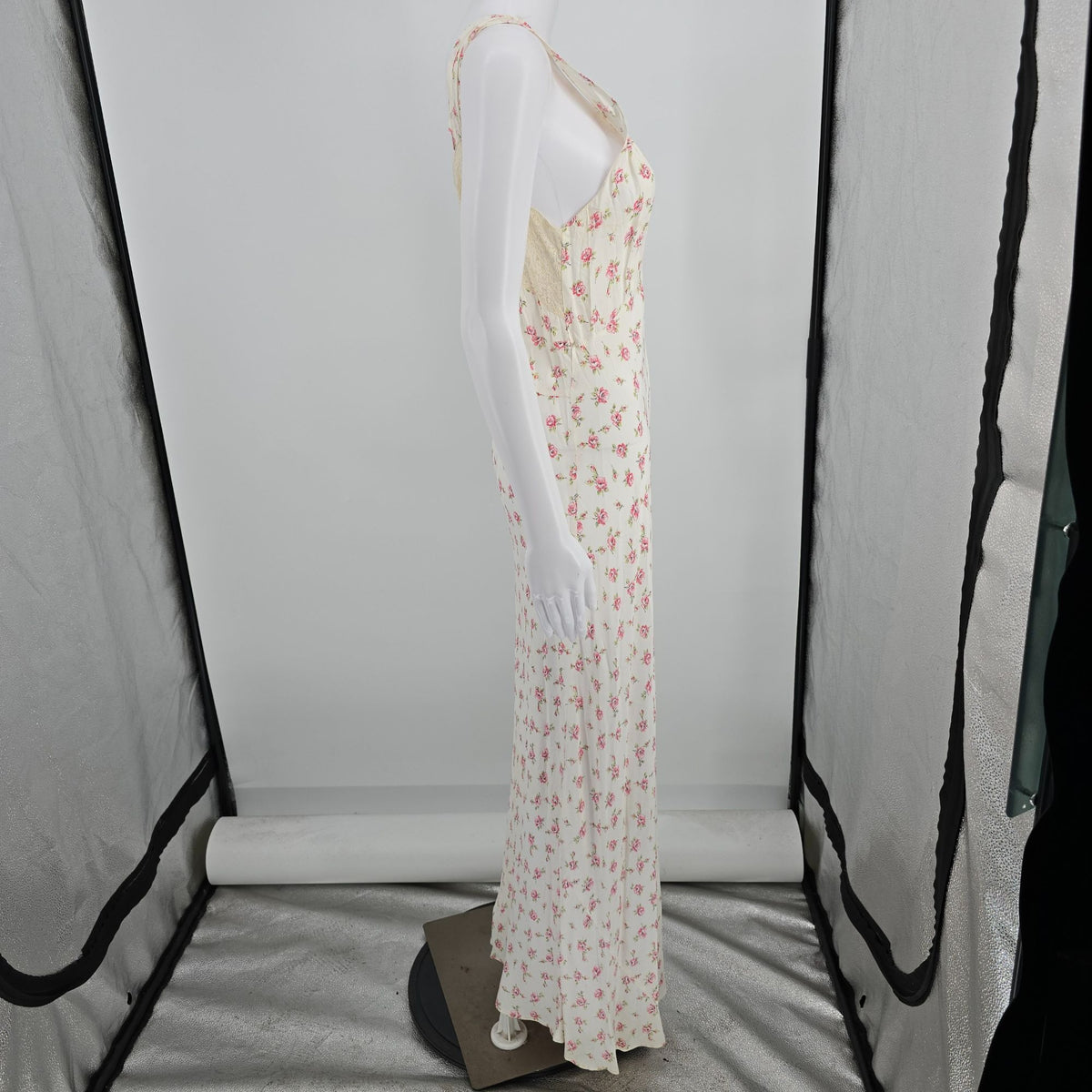 Vintage 1930s Floral Rosebud Print Bias Cut Floor Length Nightgown (M) *Flaws