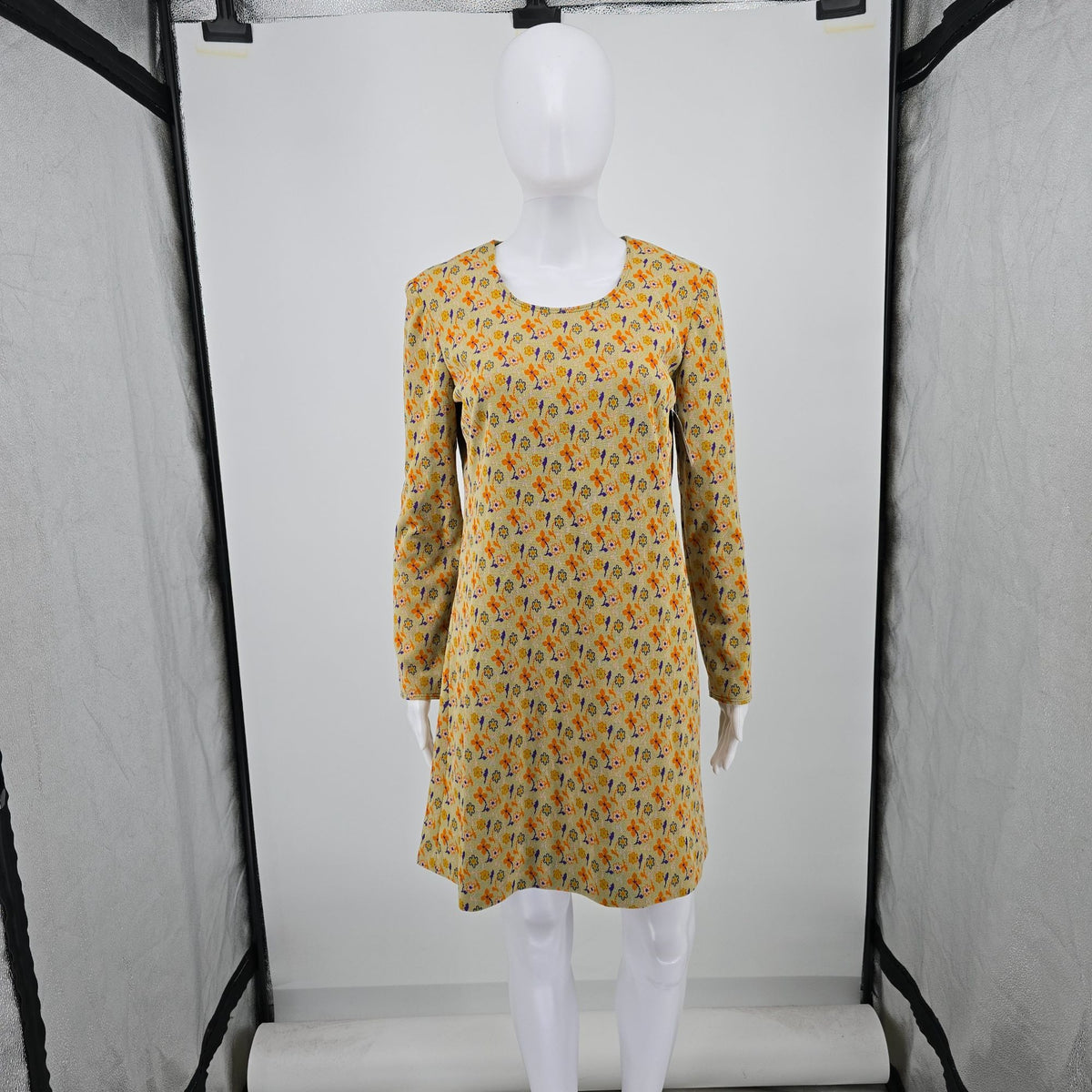Vintage Early 1970s Floral Long Sleeve Metal Zipper A-Line Shift Mini Dress (L)