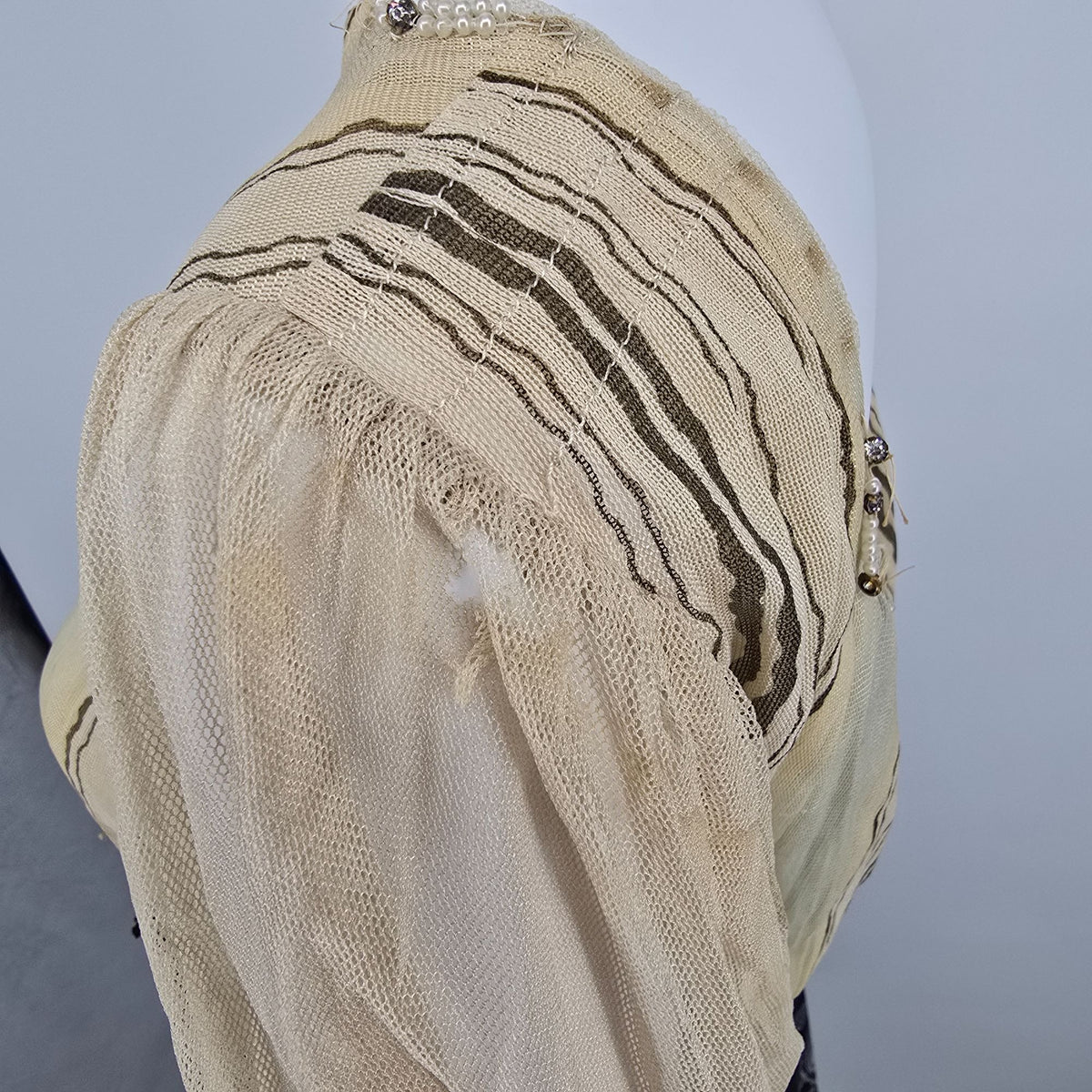 Antique 1910s Edwardian Embellished Sheer Striped Scalloped Hem Blouse (S) *Fair