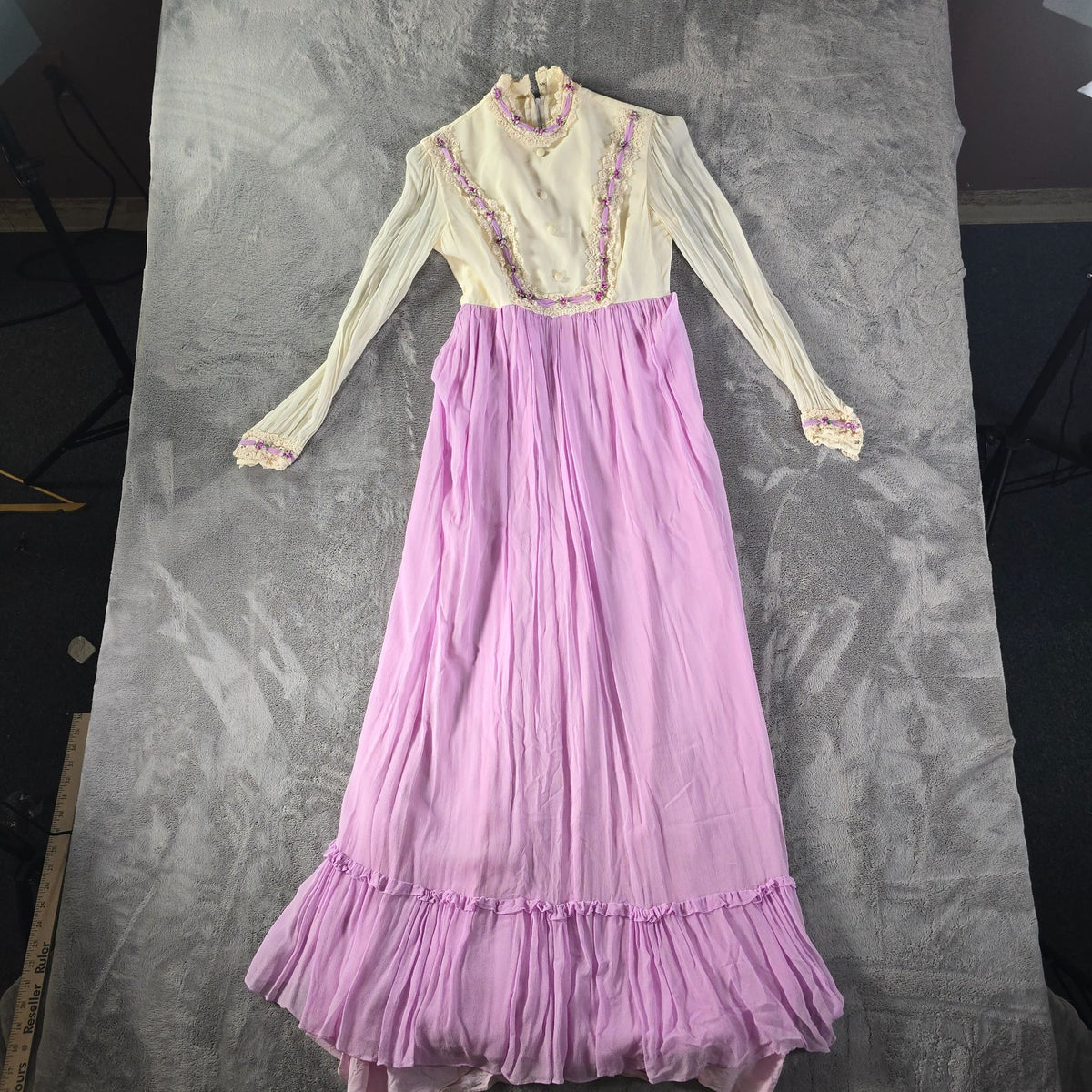 Vintage 1970s Lilac/Cream Prairie-Style Floral Lace Maxi Dress (XS) *Flaws