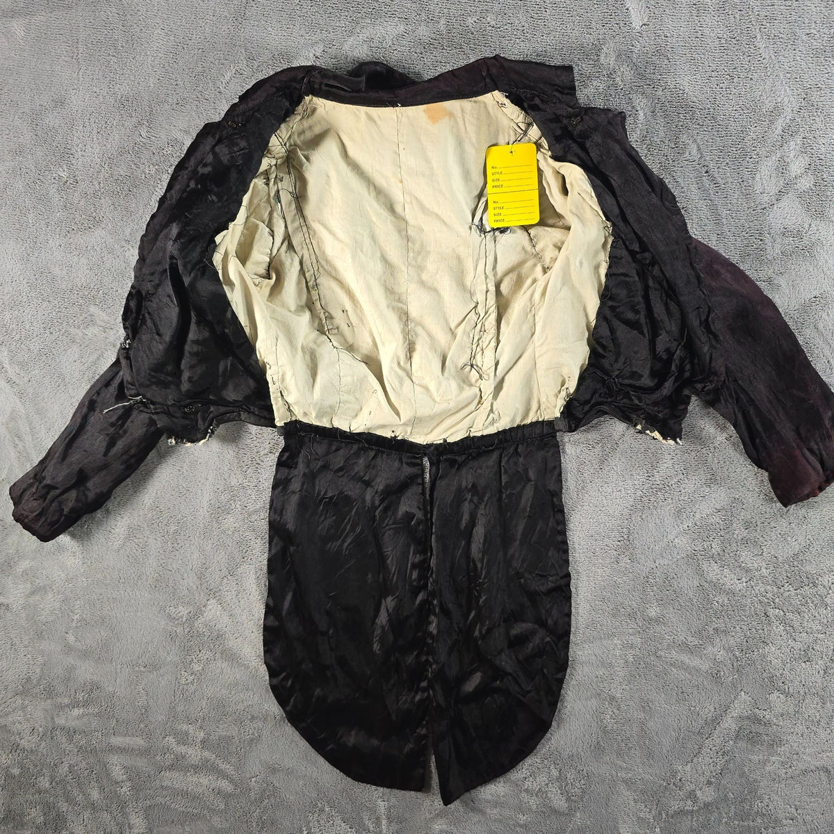 Antique 1880s Victorian Black Silk Coat Basque Bodice (Girls Small) *Fair