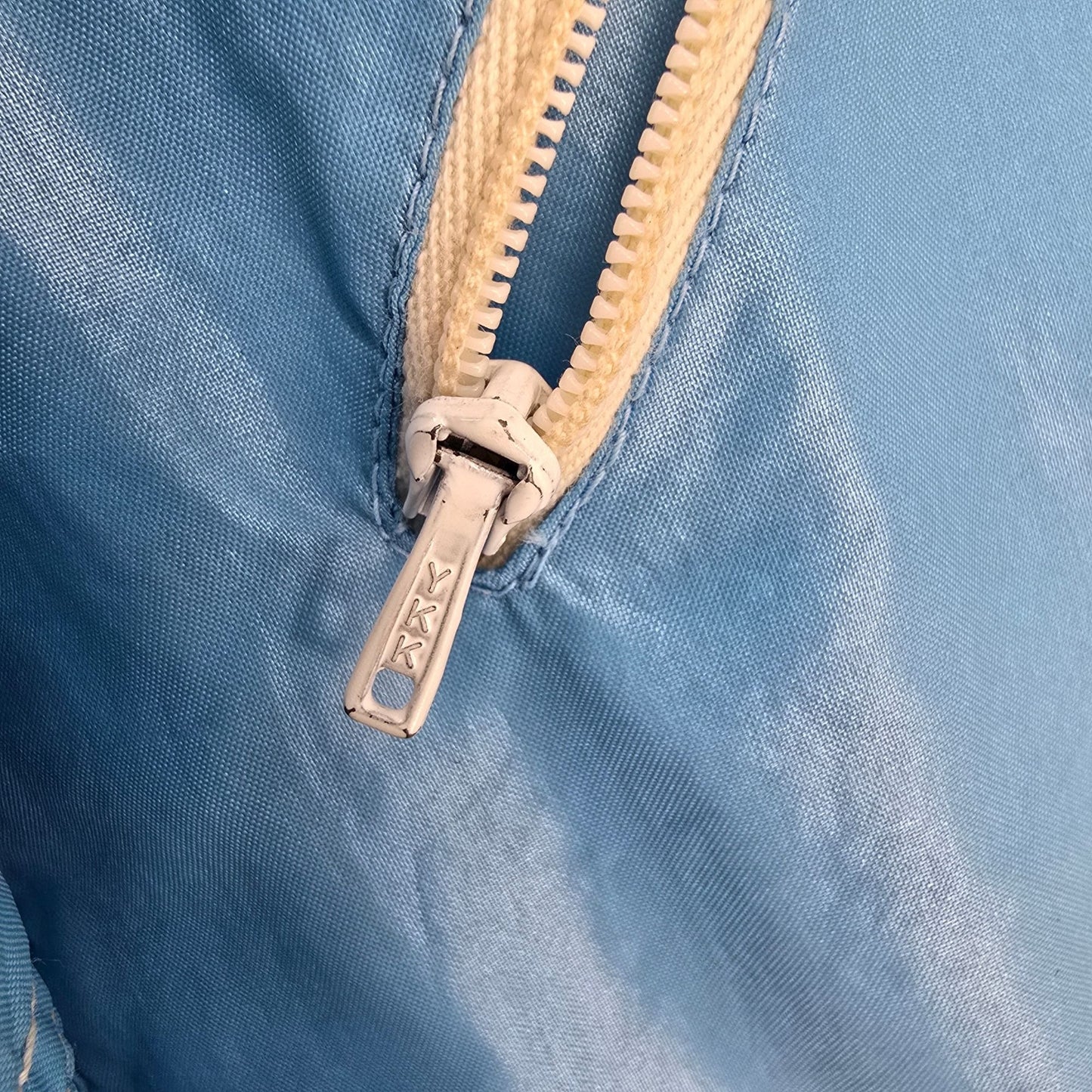 Vintage 1970s Montgomery Ward Women's Sky Blue Nylon Snap Button Jacket (Medium)