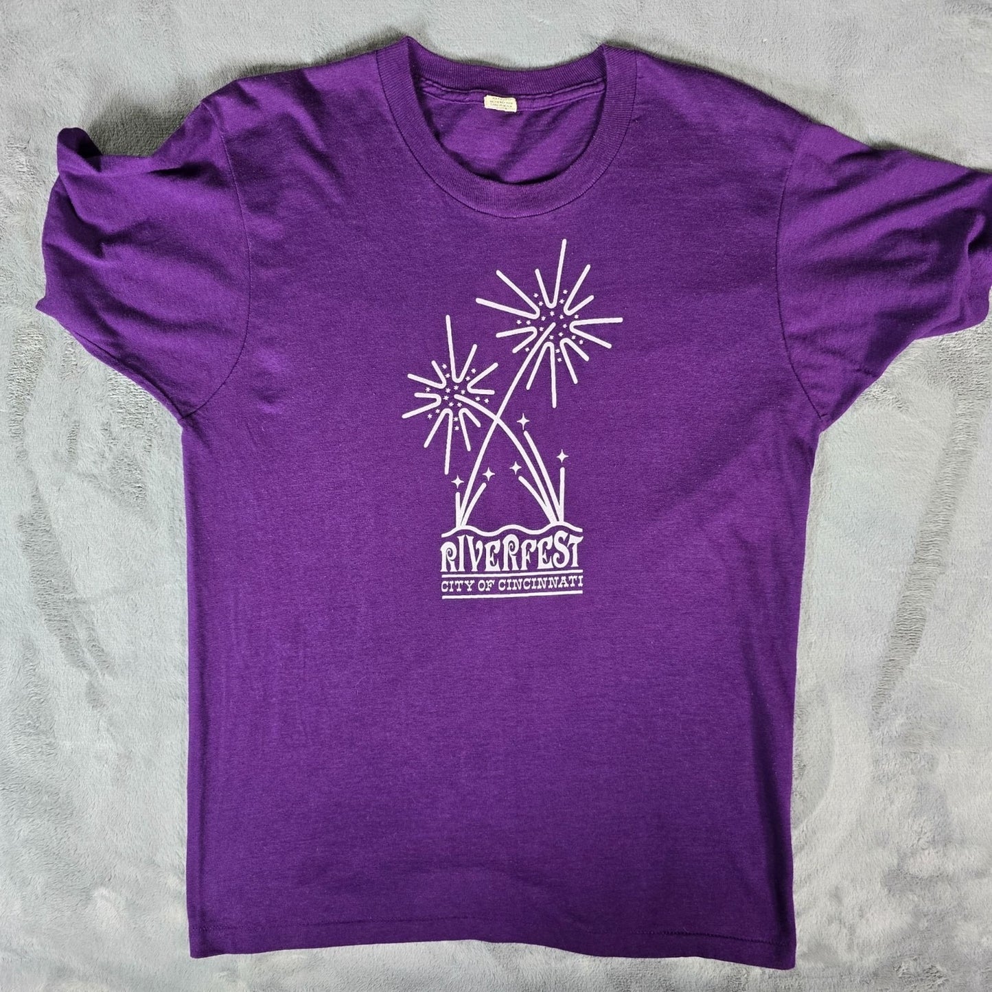 Vintage 1980s Screen Stars City Of Cincinnati Riverfest Purple T-Shirt (M)