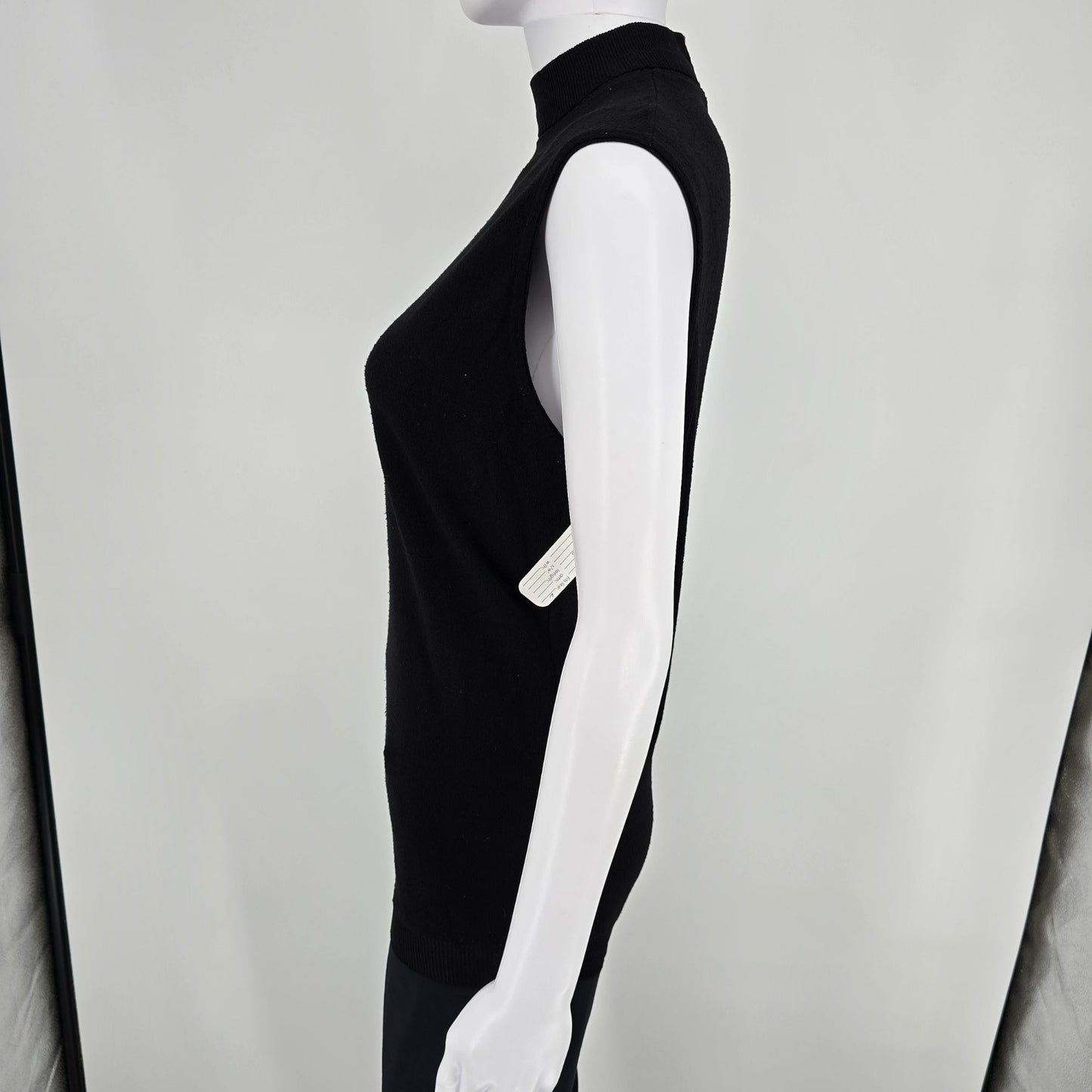 Vintage 1970s She Shells by Fairfield Black Sleeveless Sweater Vest (M)