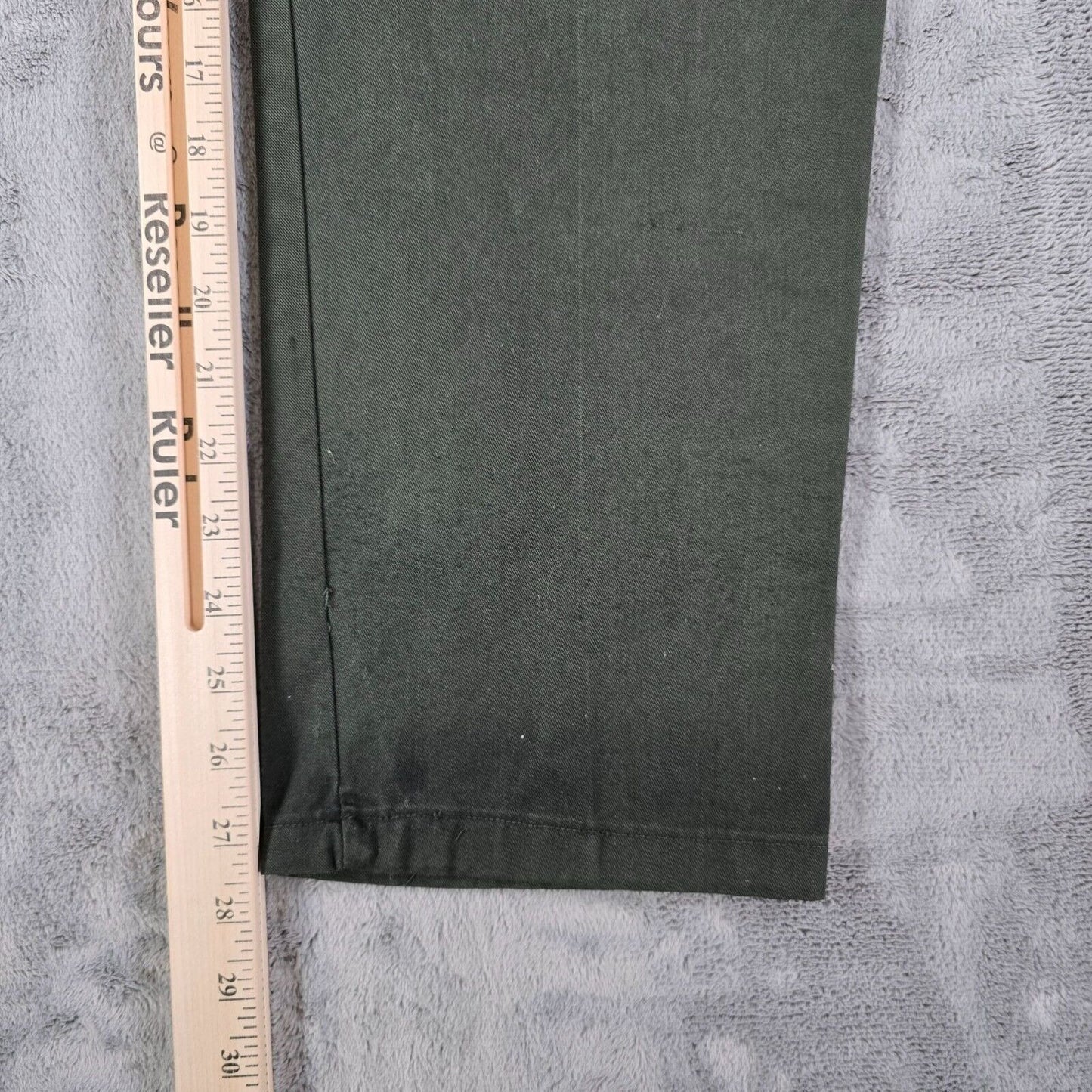 Vintage 1970s Green Large Pocket Serval Zipper Utility Work Pants (31x27) *Fair*