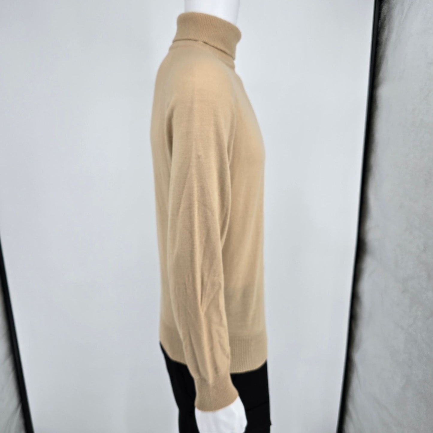 Vintage 1970s Sportswear Camel Raglan Sleeve Knit Turtleneck Sweater (M) *Flaw