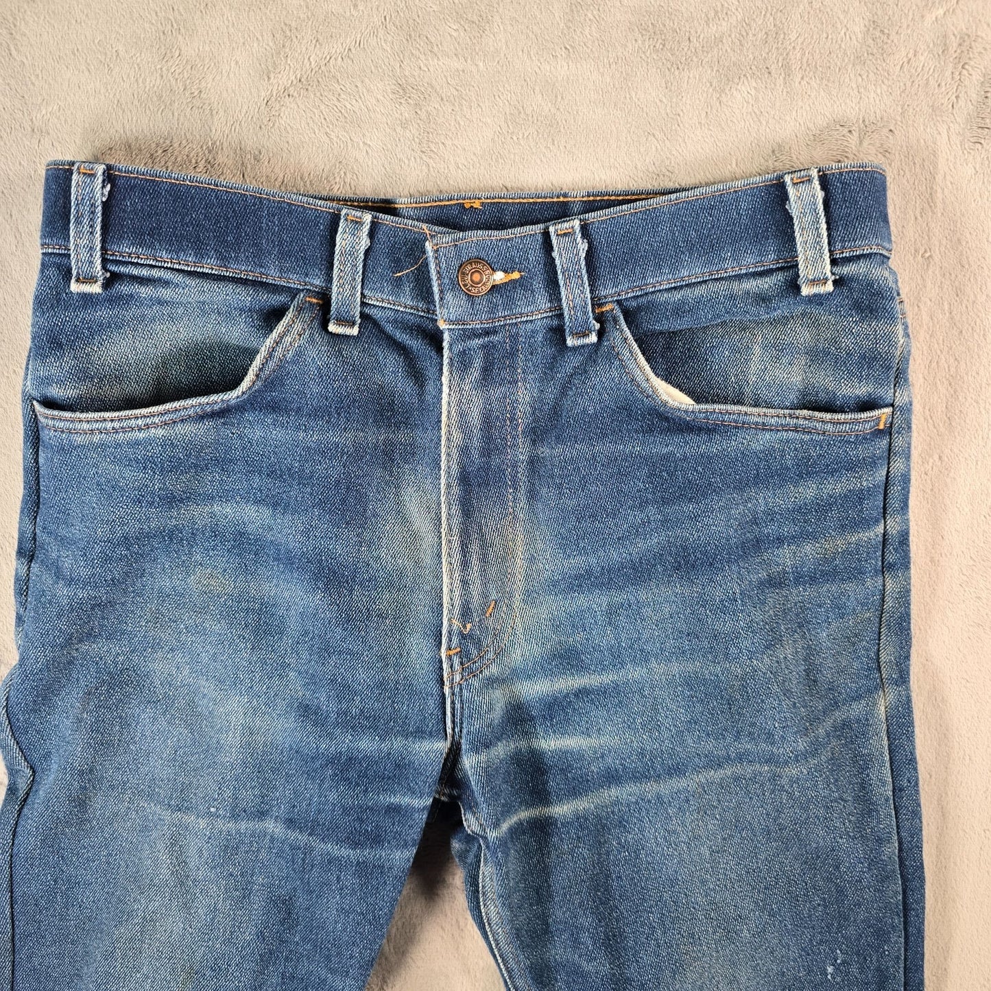 Vintage 1988 Levi's For Men 549 Comfort Fit Cotton/Poly Blue Tab Jeans (32x30)
