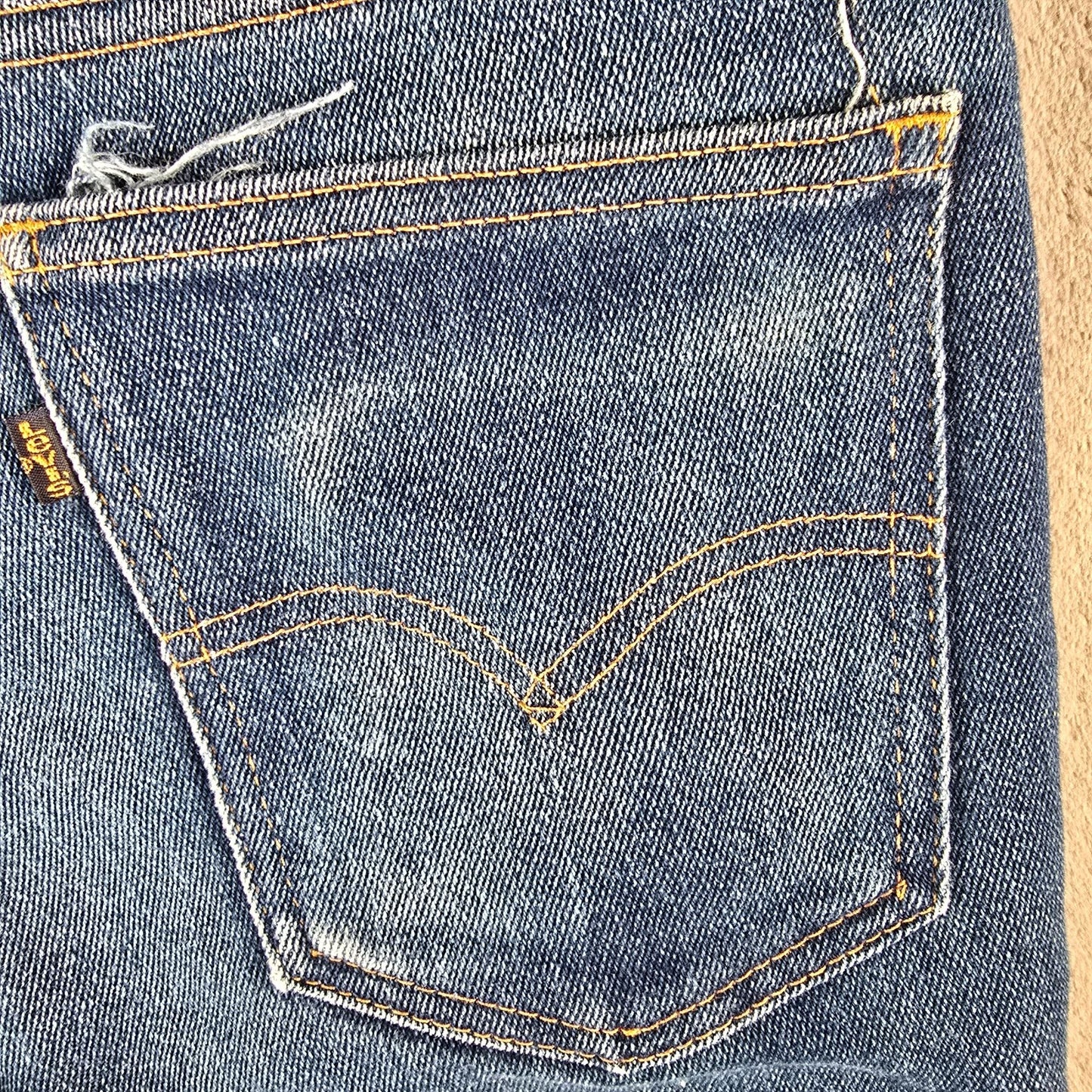 Vintage 1988 Levi's For Men 549 Comfort Fit Cotton/Poly Blue Tab Jeans (32x30)