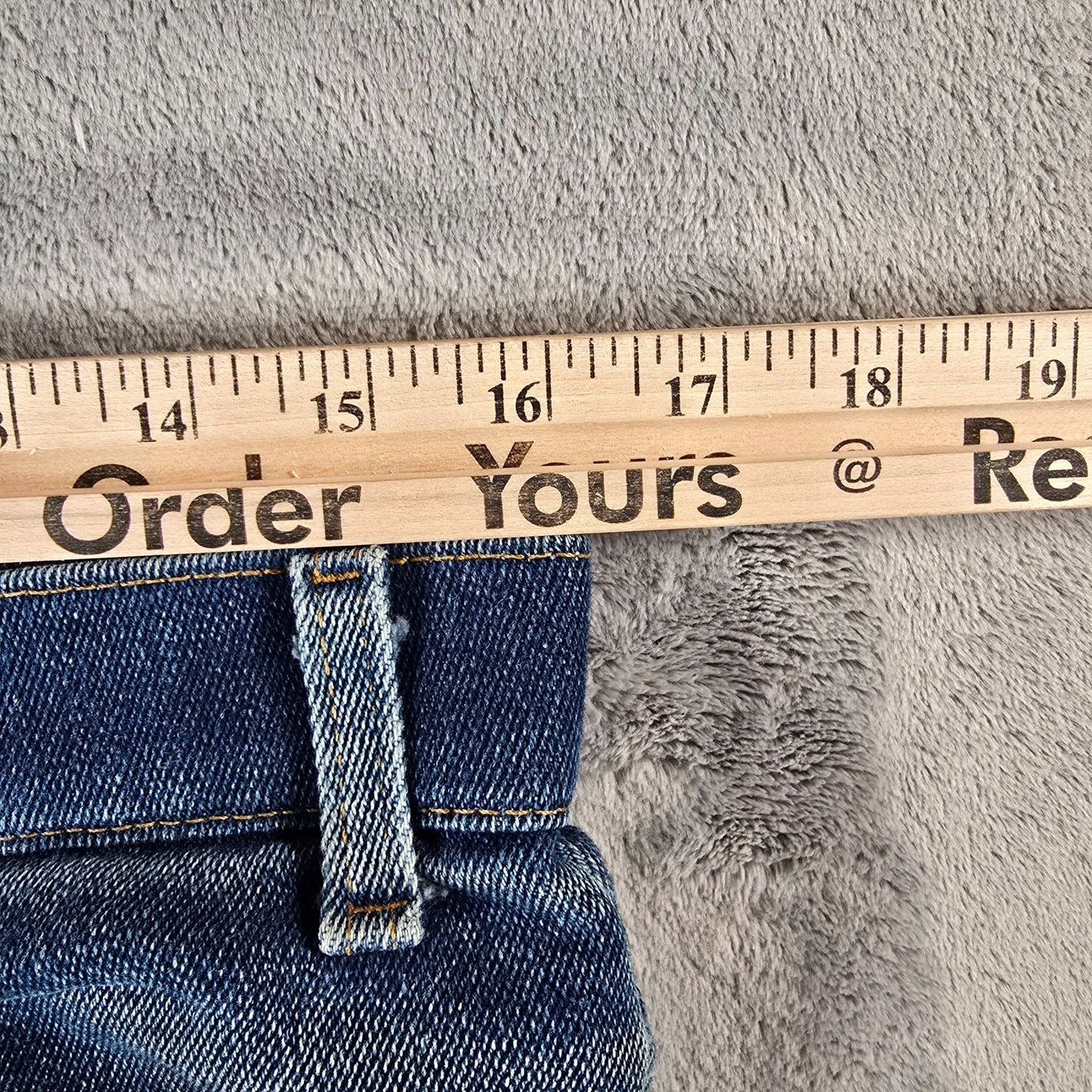 Vintage 1988 Levi's For Men 549 Comfort Fit Cotton/Poly Blue Tab Jeans (32x30)