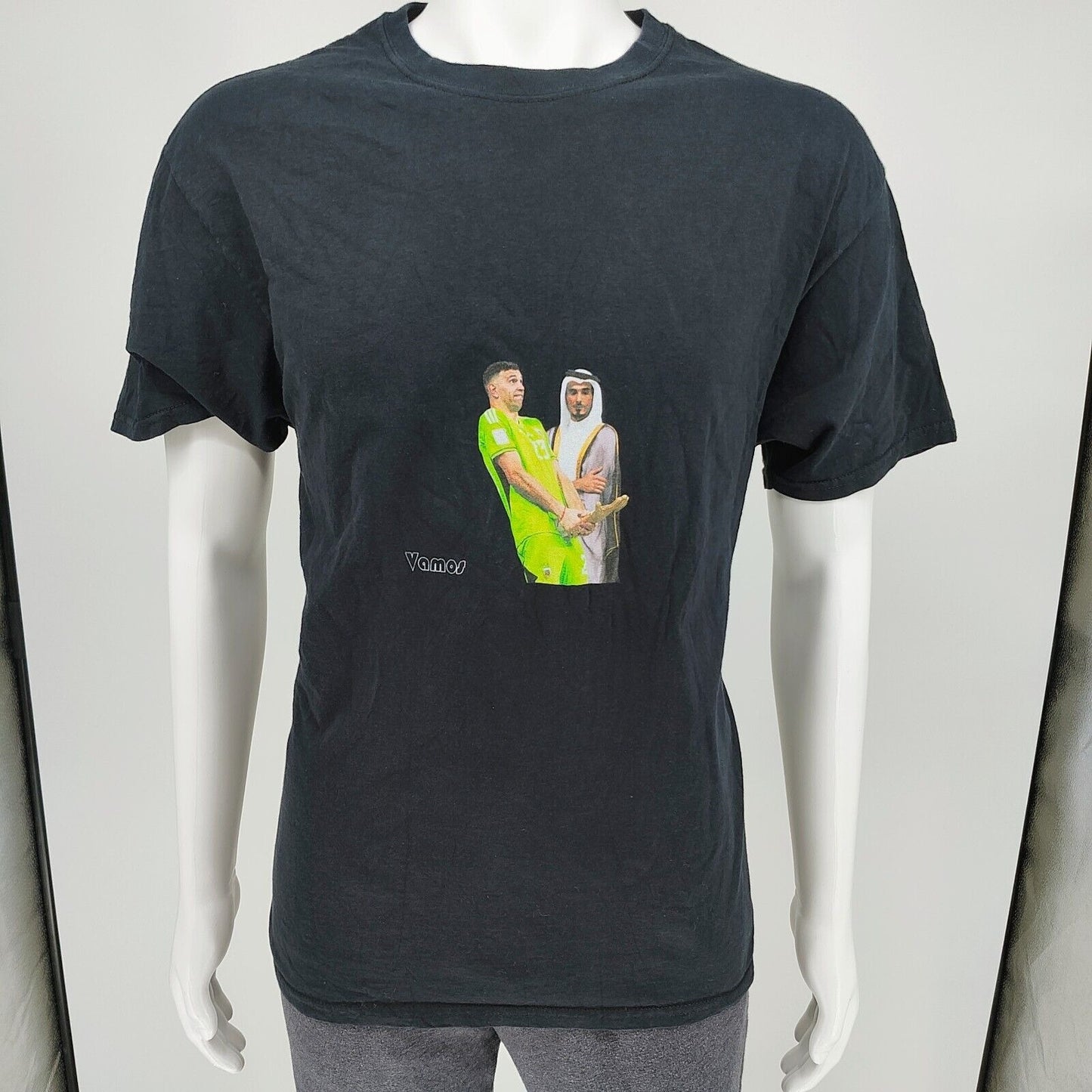 Vamos Emiliano Martinez 2022 World Cup Golden Glove Celebration T-Shirt (Large)