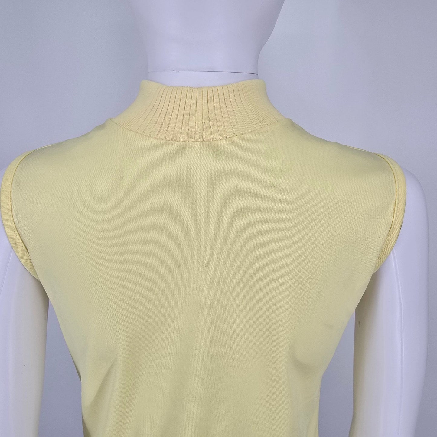 Vintage 1990s Women's Butter Yellow Knit Mock Neck Sleeveless Zip Top (S/M)