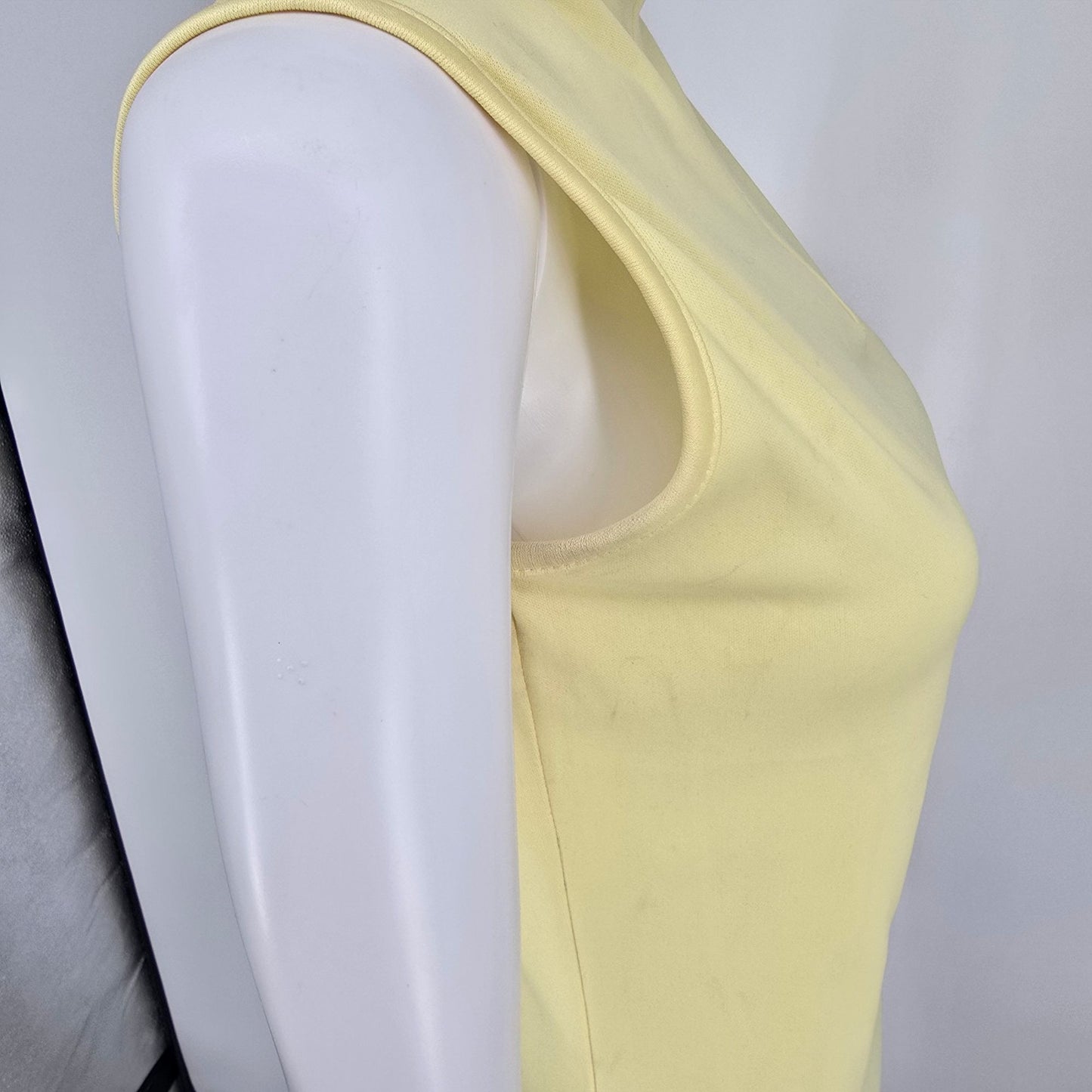 Vintage 1990s Women's Butter Yellow Knit Mock Neck Sleeveless Zip Top (S/M)