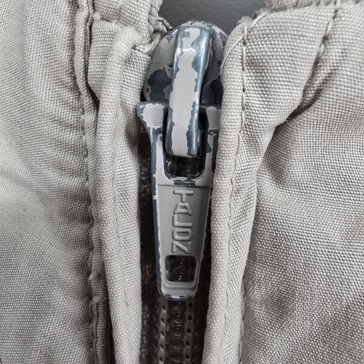 Vintage 1980s Members Only Talon Zipper Beige Polycotton Racer Jacket (L)