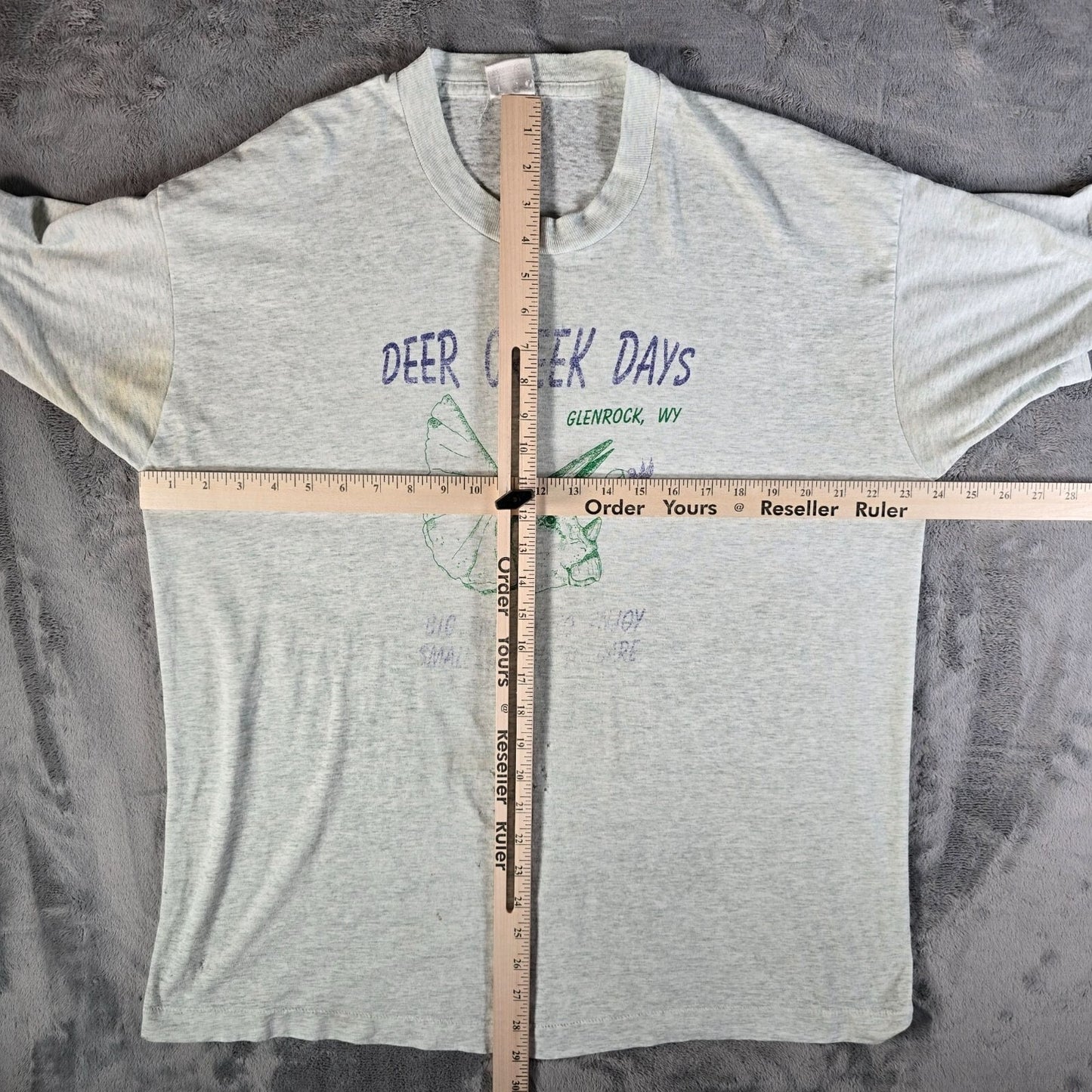 Thrashed Vintage 1990s Deer Creek Days Glenrock, Wyoming Graphic T-Shirt (XL)