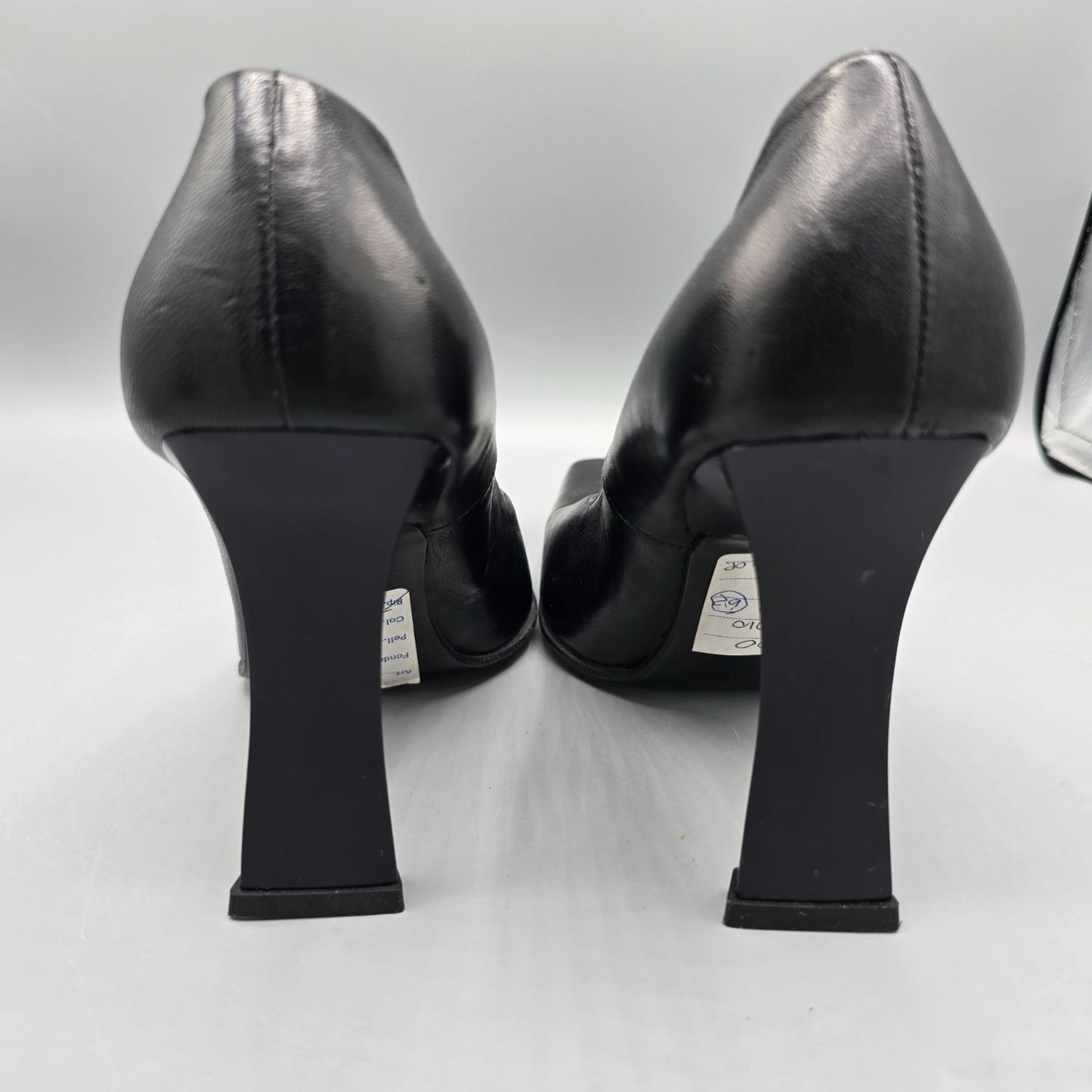 Vintage 1990s Deadstock Pari & Pari Black Nappa Leather Square-Toe Pumps (7B)