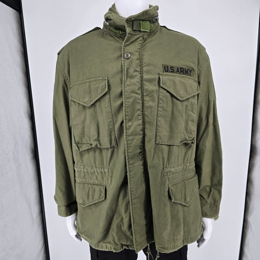 Vintage 1969 U.S. Army Vietnam Era M-65 Hooded Field Jacket (Large Short)