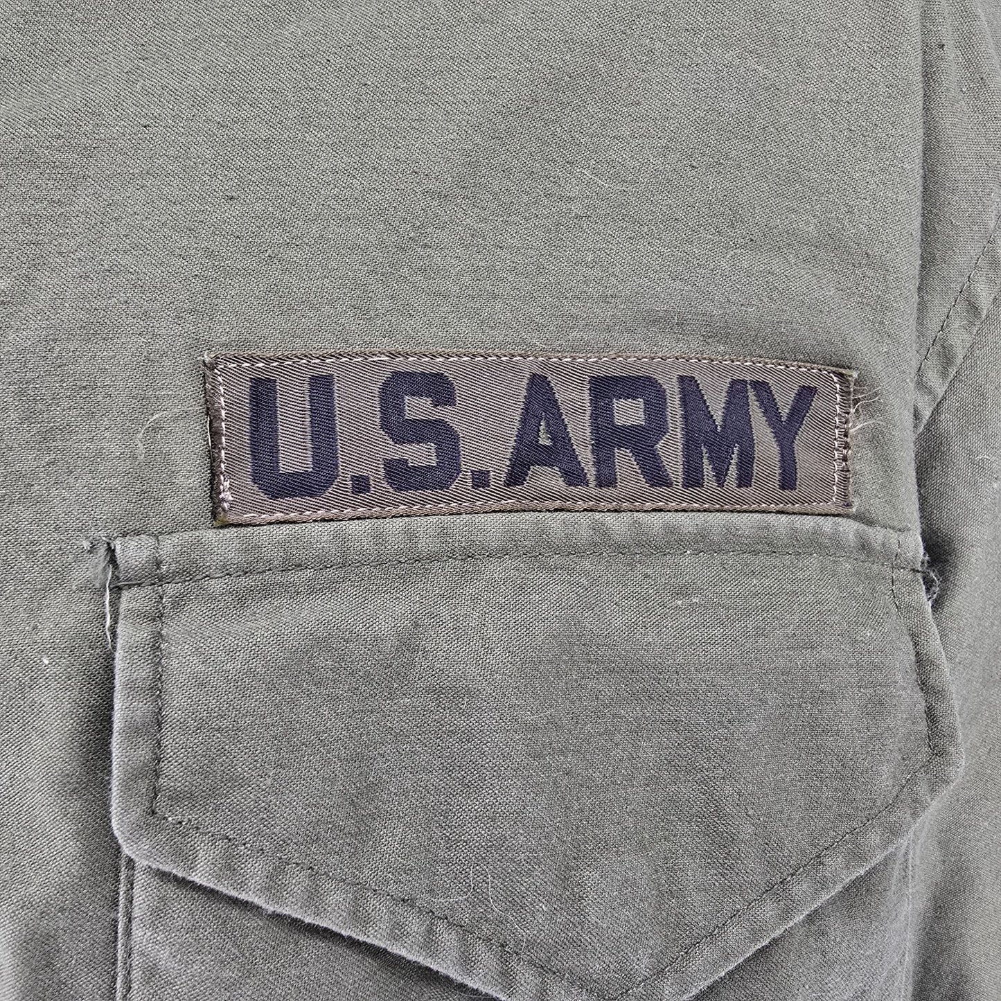 Vintage 1969 U.S. Army Vietnam Era M-65 Hooded Field Jacket (Large Short)