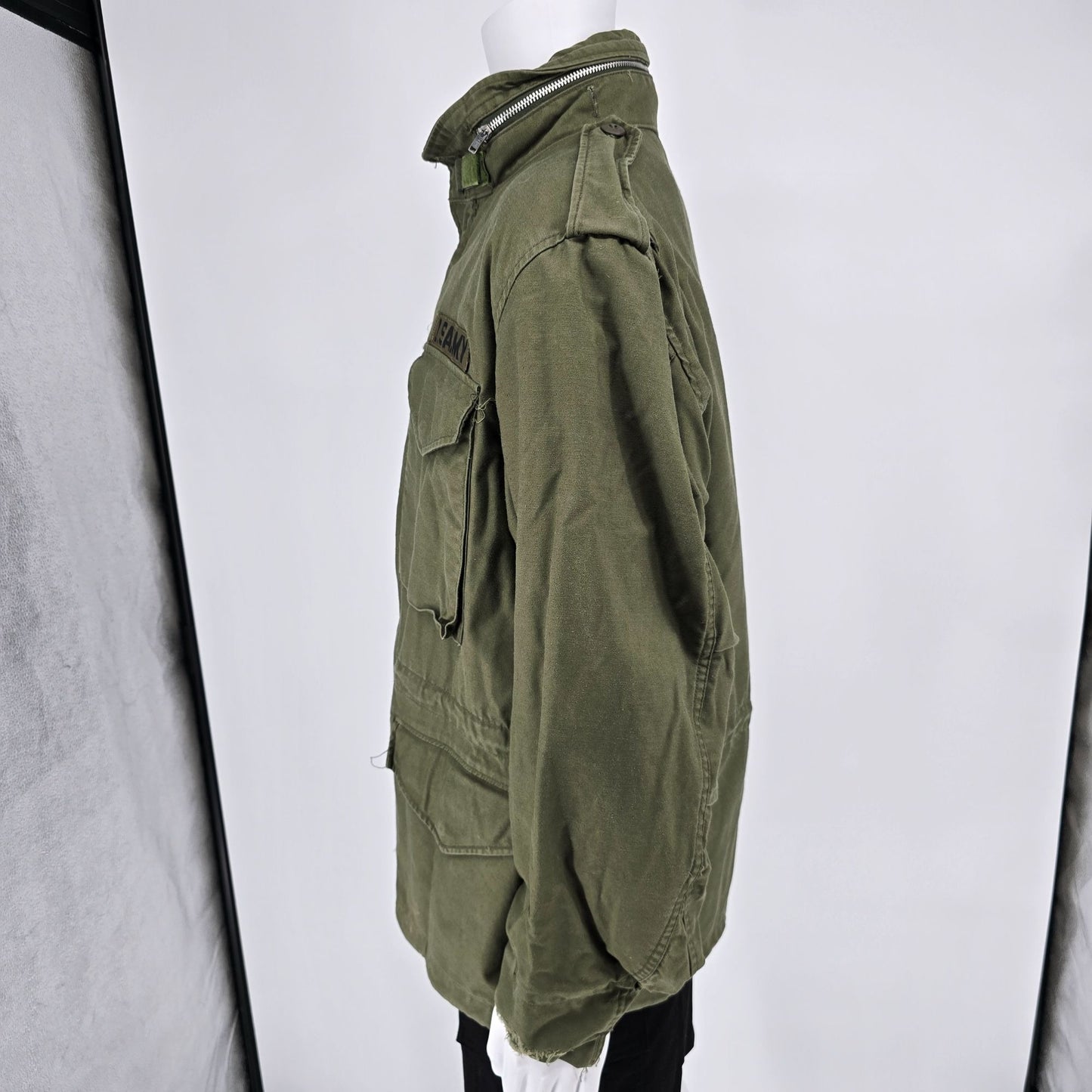 Vintage 1969 U.S. Army Vietnam Era M-65 Hooded Field Jacket (Large Short)