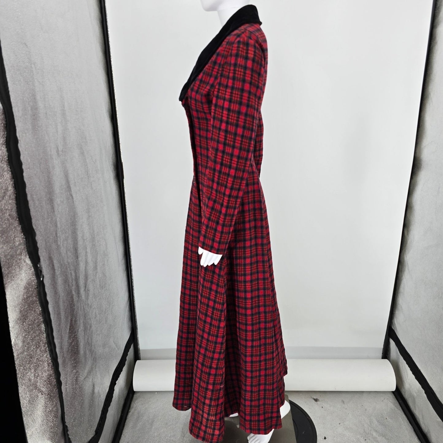 Vintage 1940s Raymond New York Velvet Collar Tartan Plaid Wool Long Coat (S)